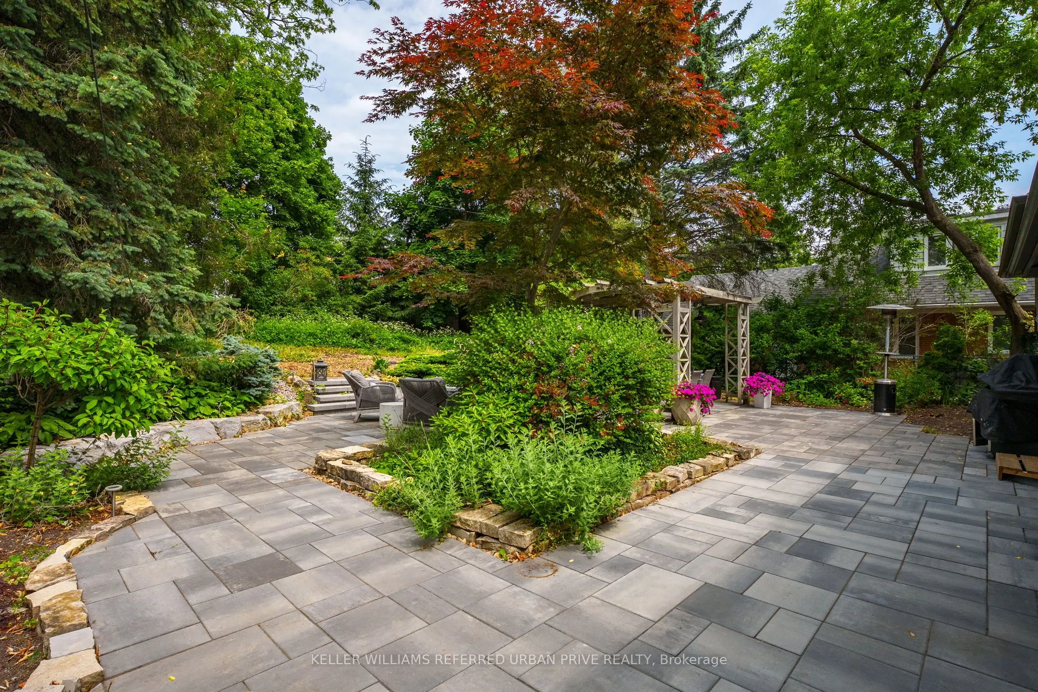 4 Pinehurst Crescent