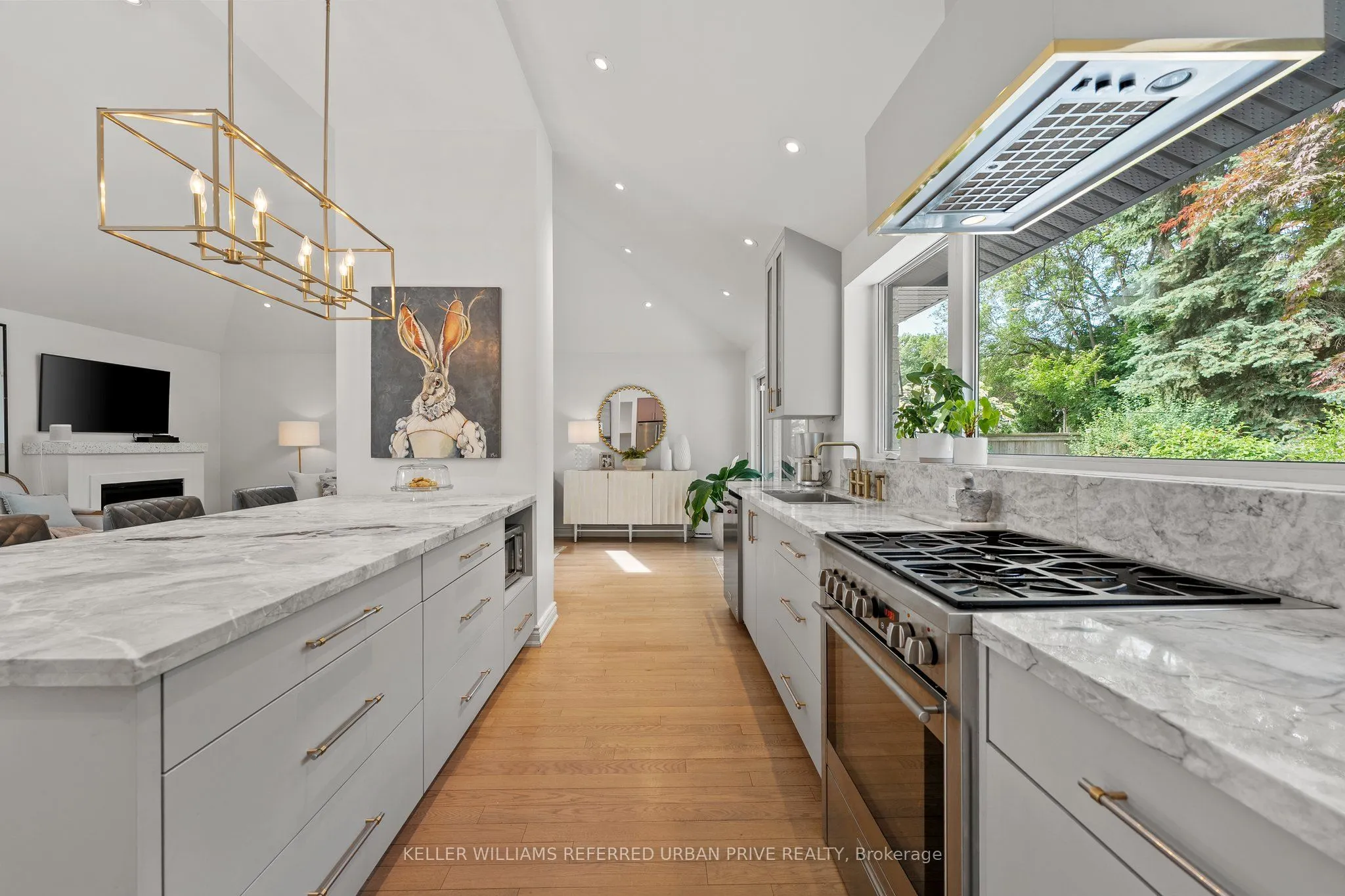 4 Pinehurst Crescent