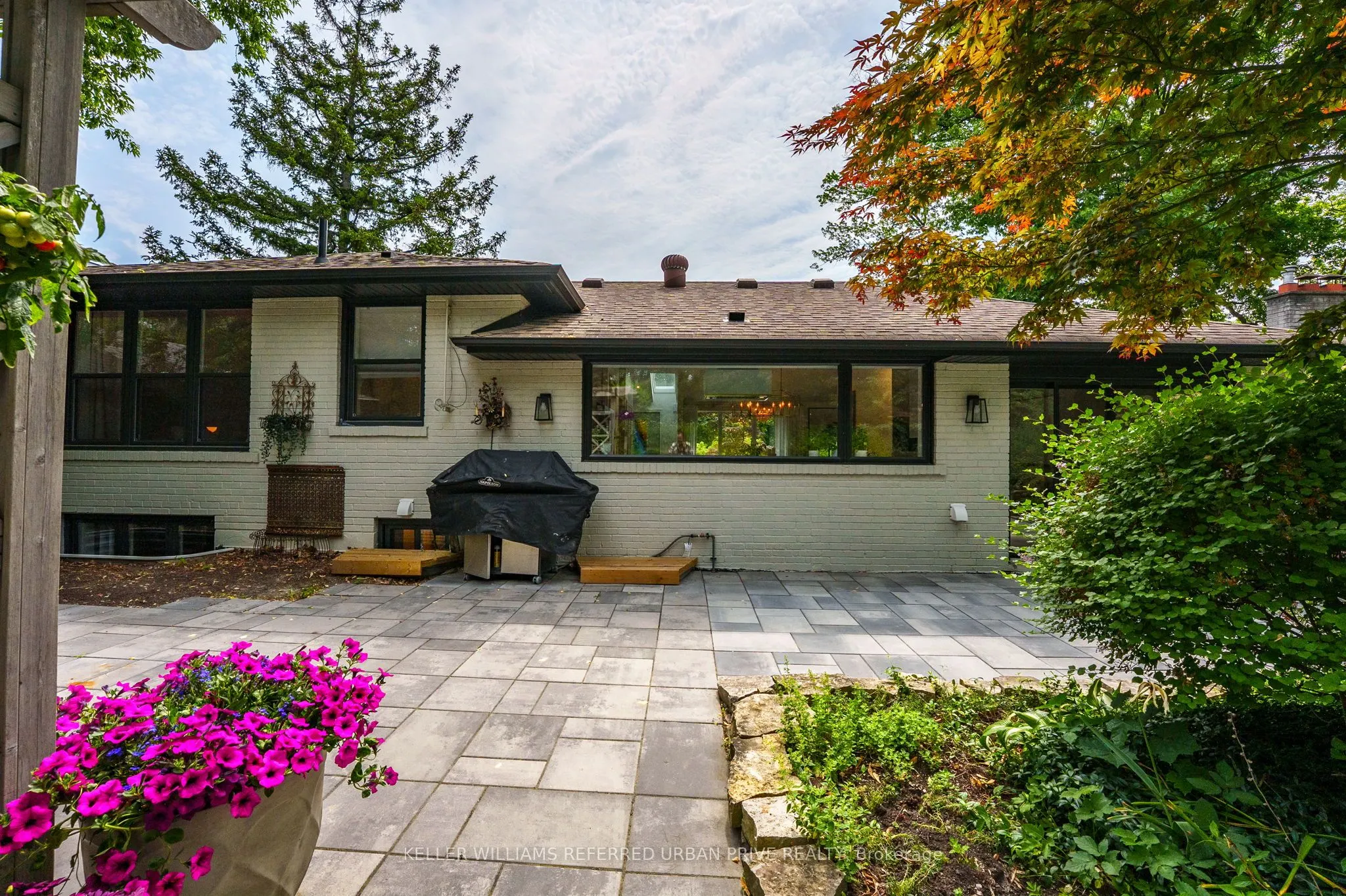 4 Pinehurst Crescent