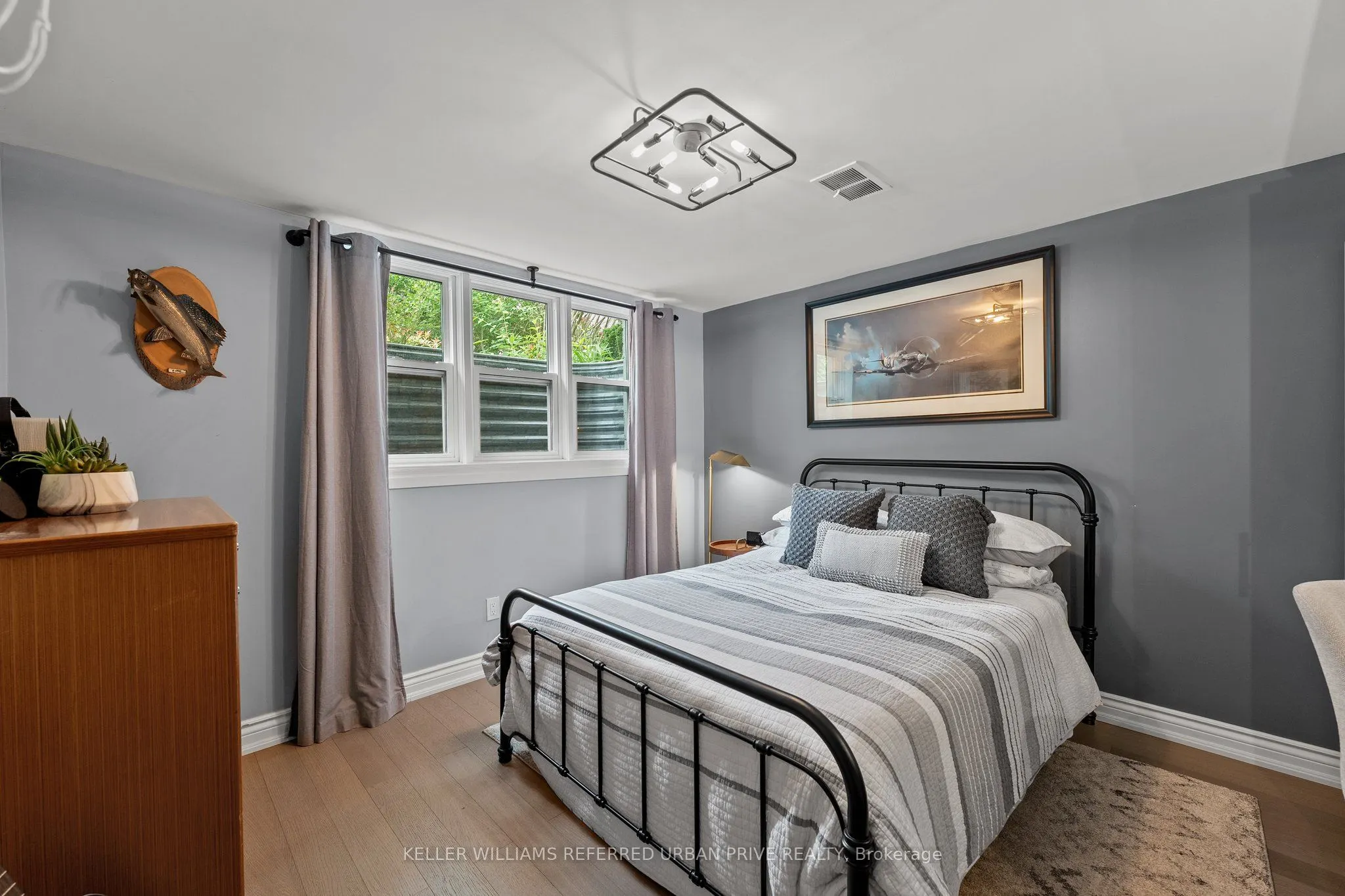4 Pinehurst Crescent