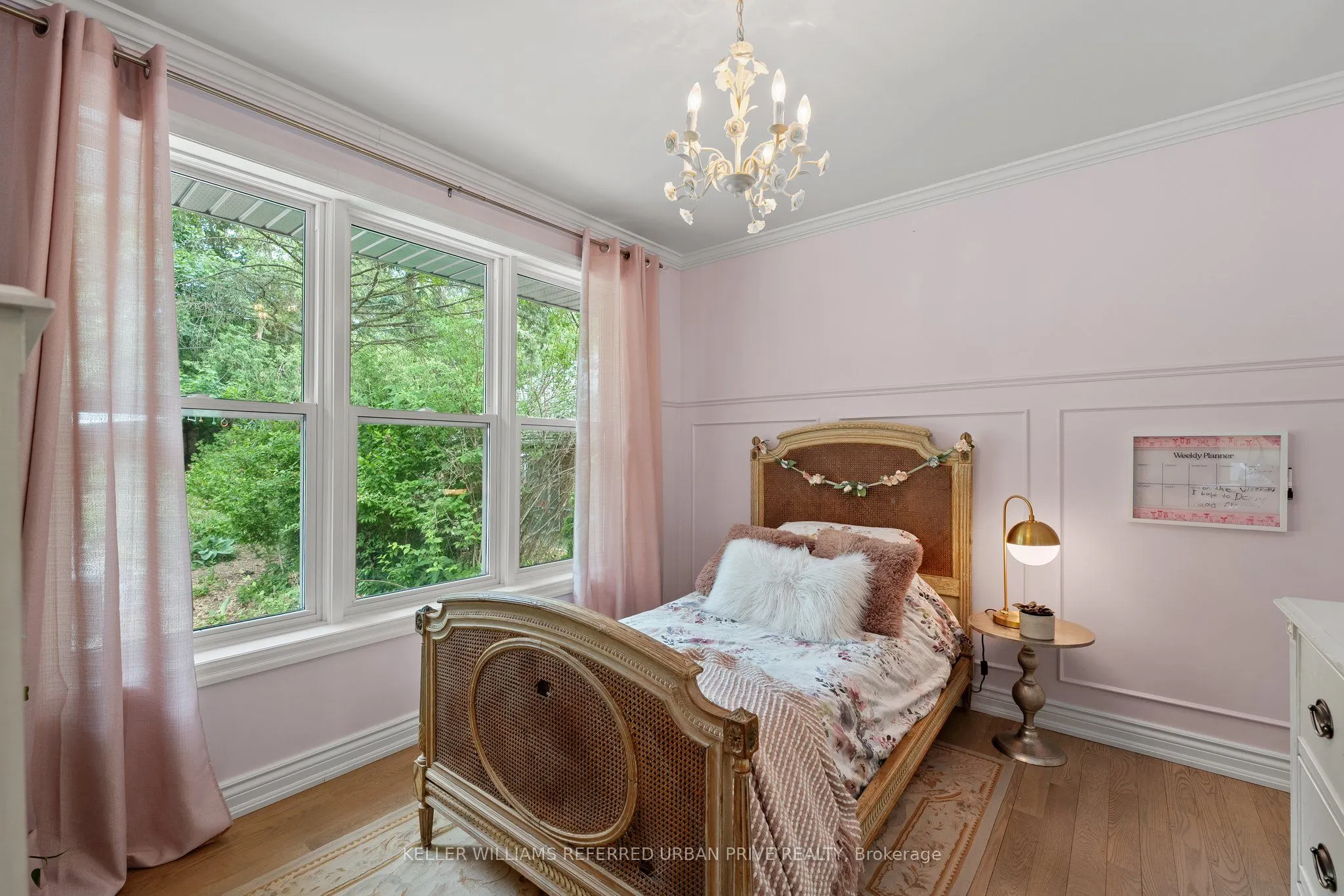 4 Pinehurst Crescent