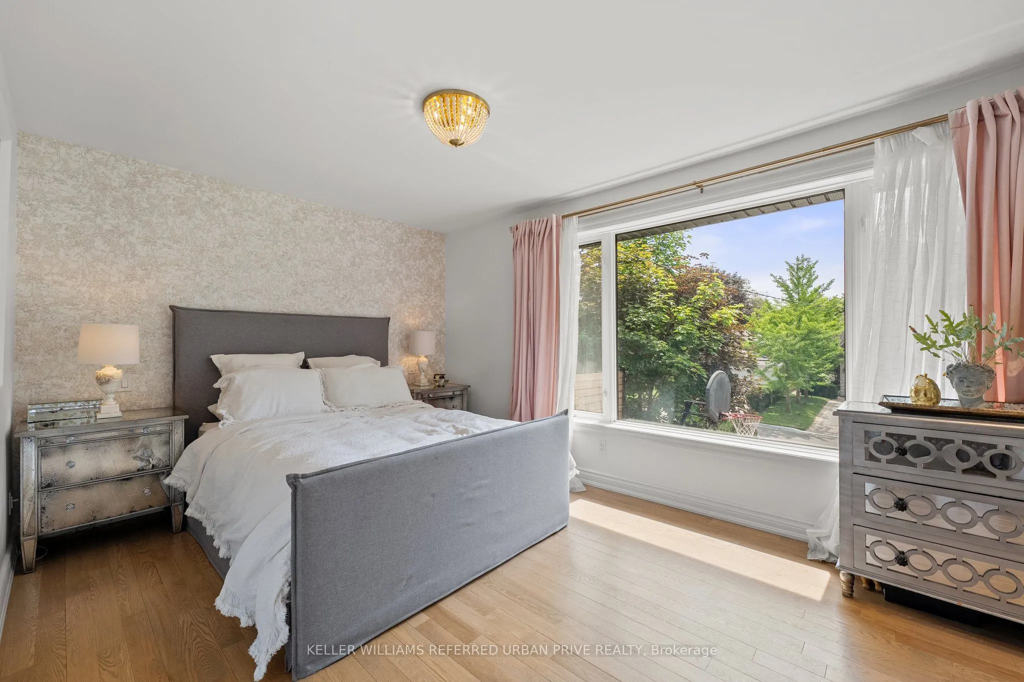 4 Pinehurst Crescent