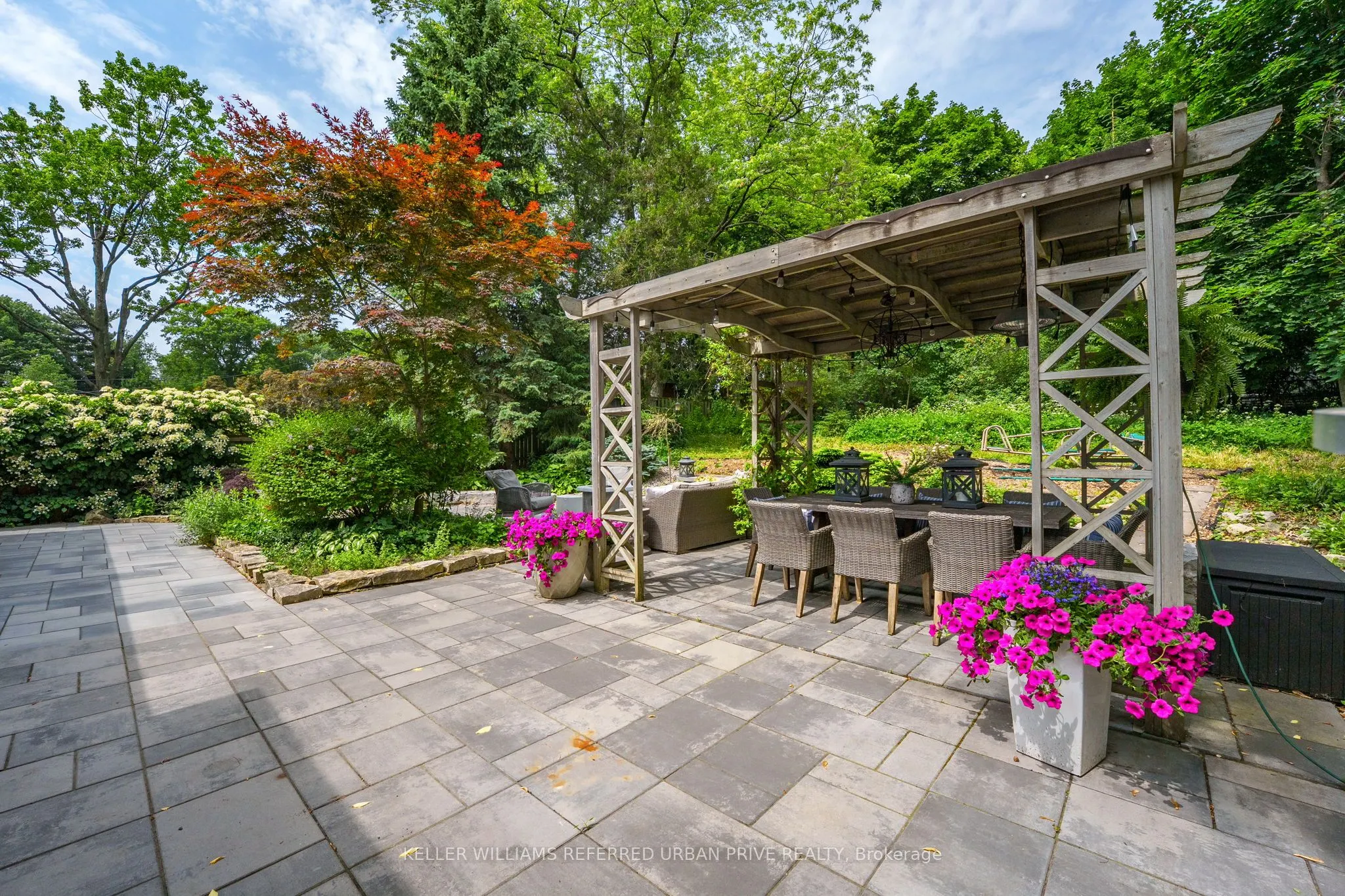 4 Pinehurst Crescent