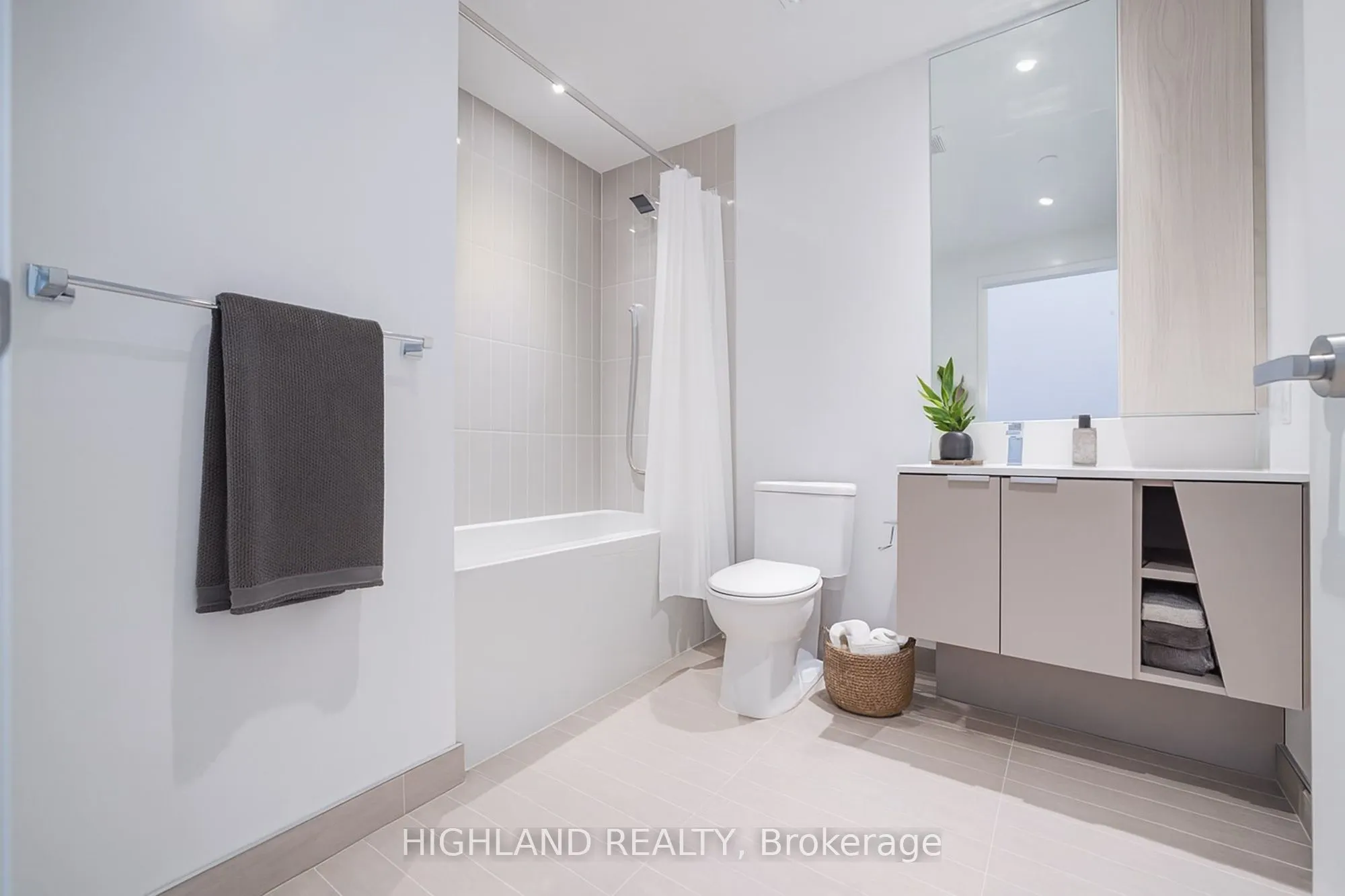 3883 Quartz Road, #603