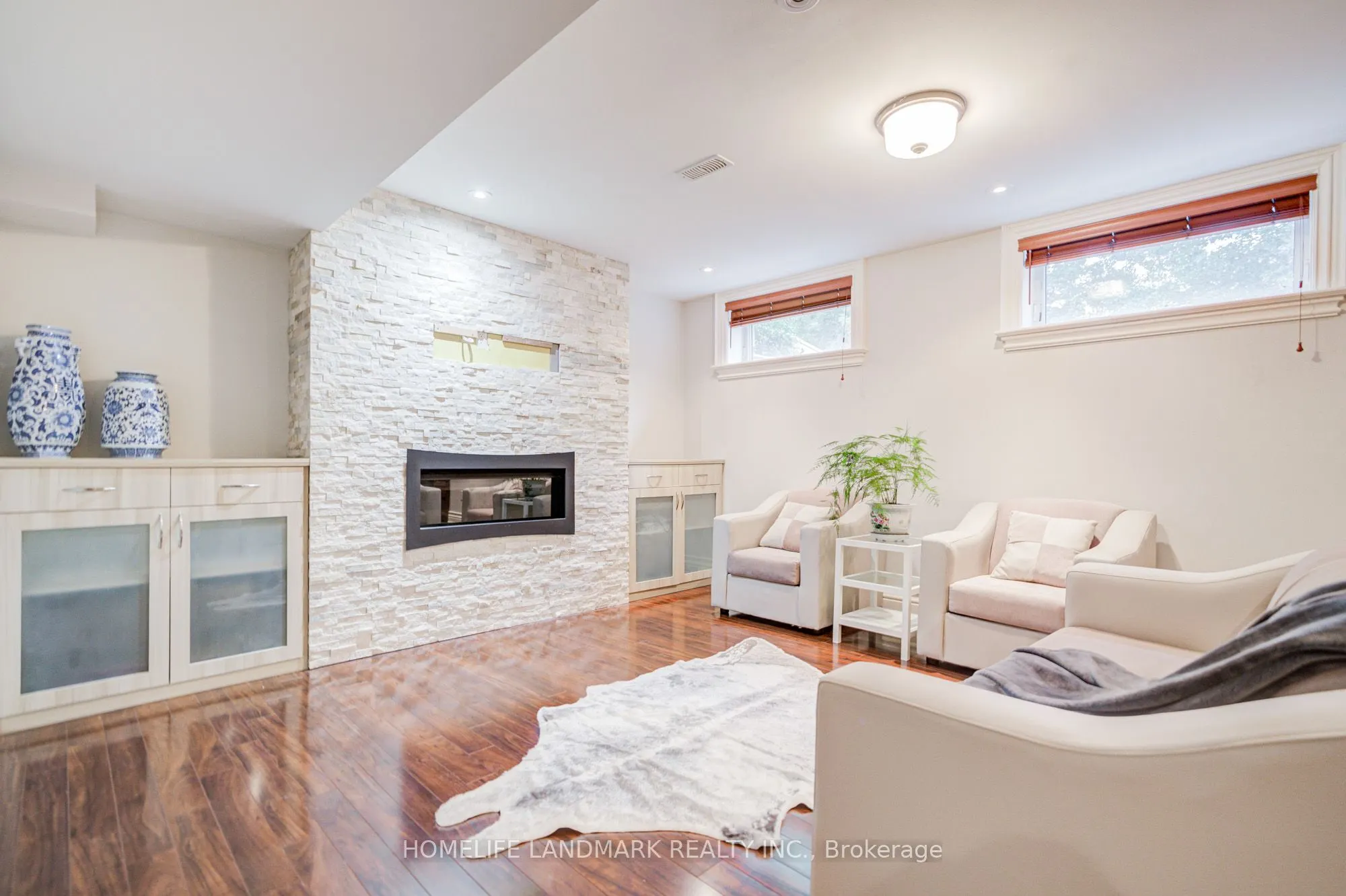 188 Mineola Road E