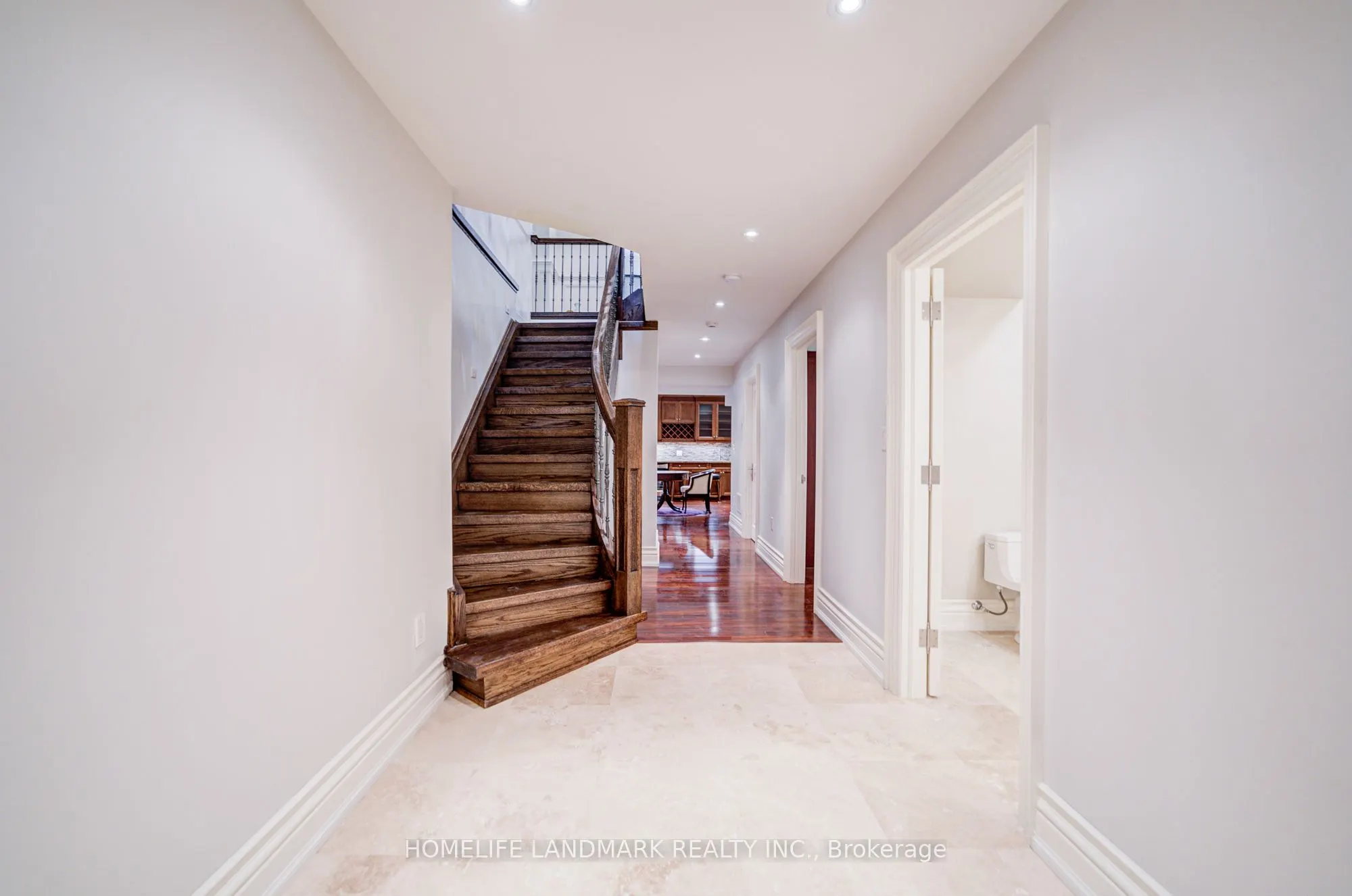 188 Mineola Road E