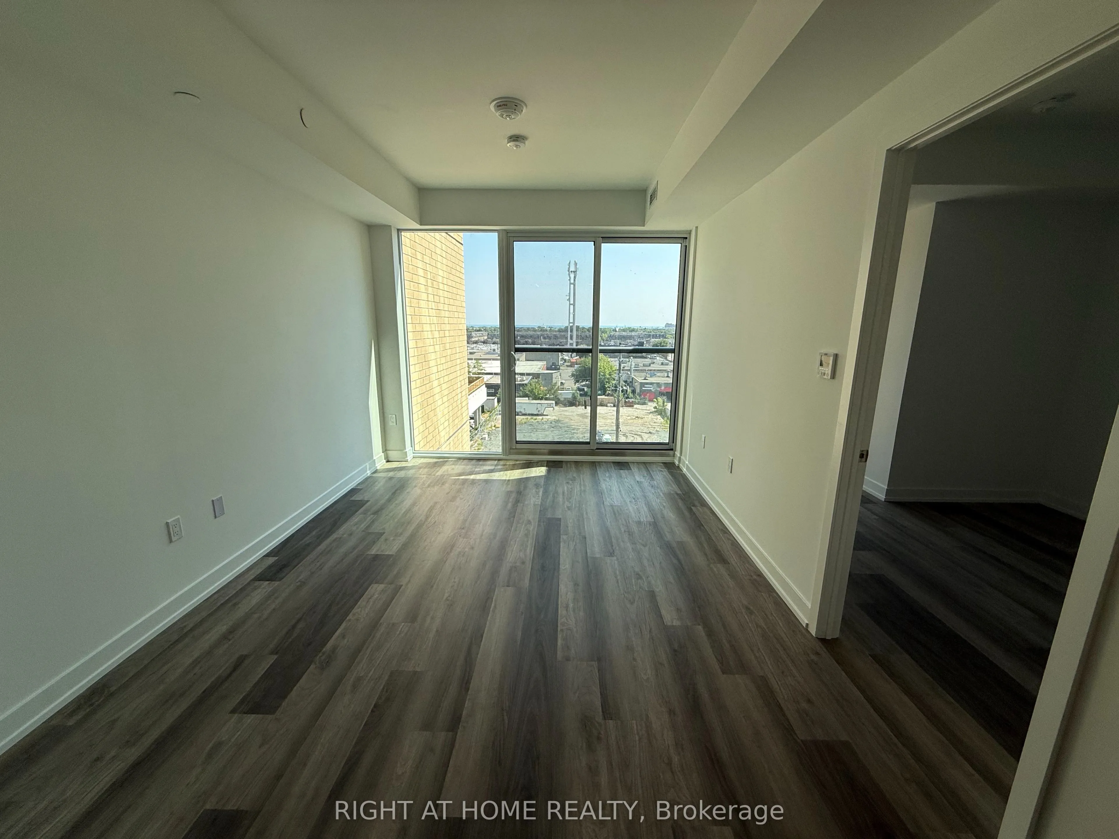 6 Chartwell Road S, #606