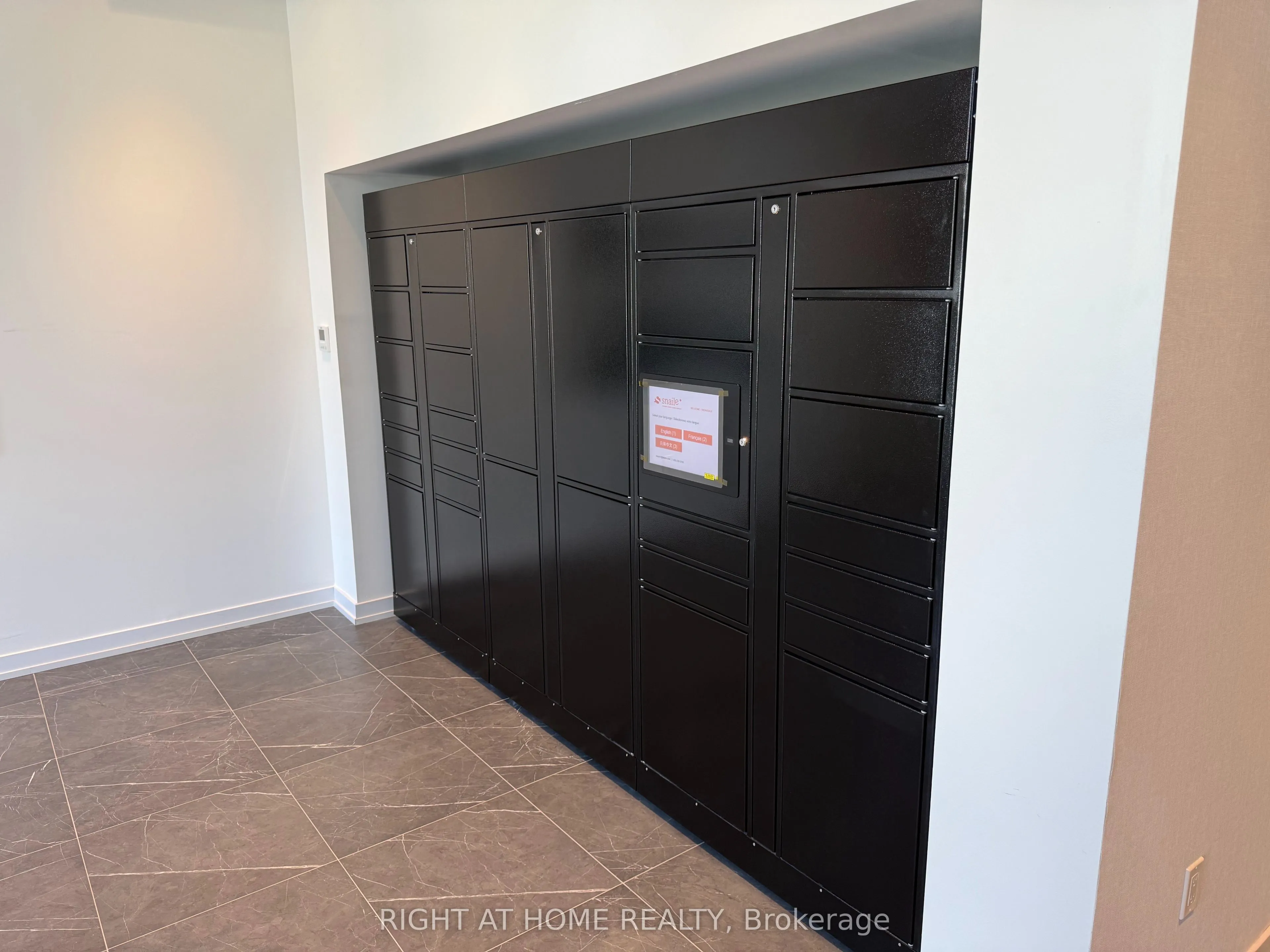 6 Chartwell Road S, #606