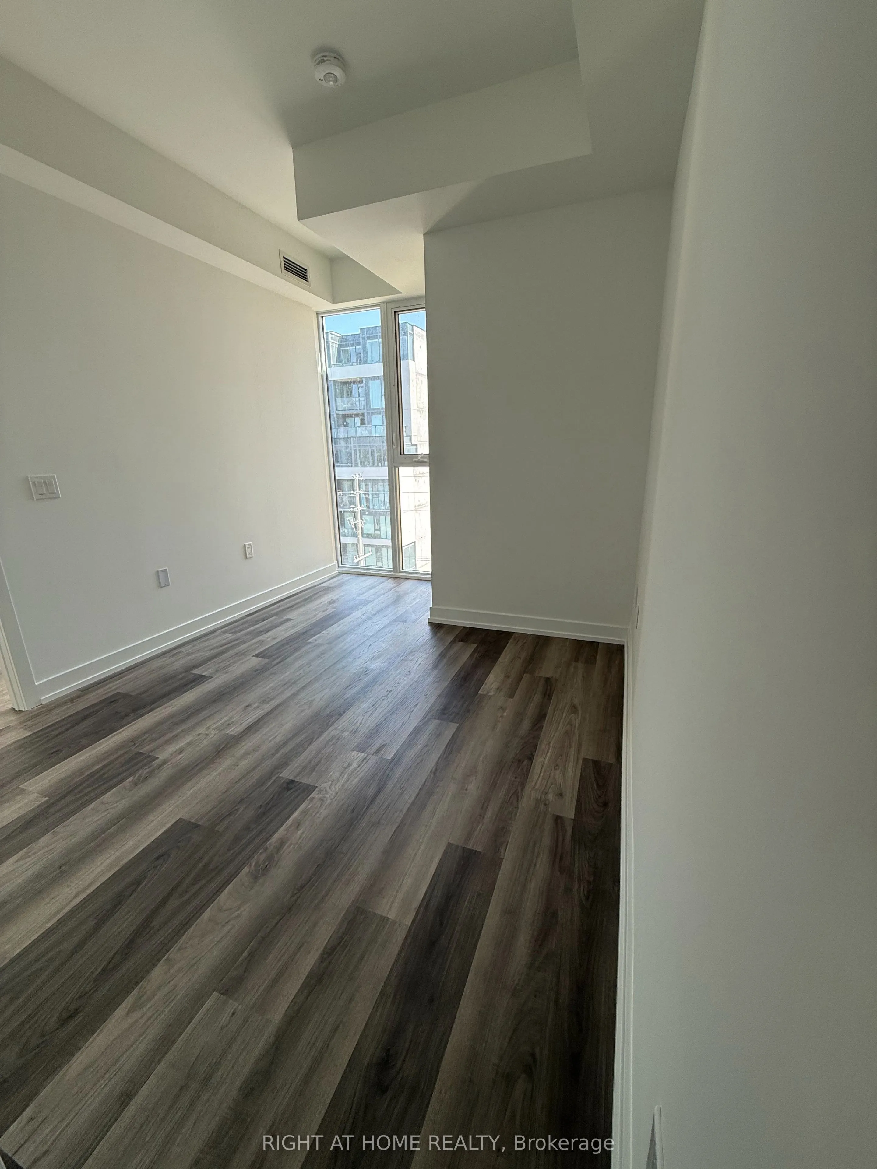 6 Chartwell Road S, #606