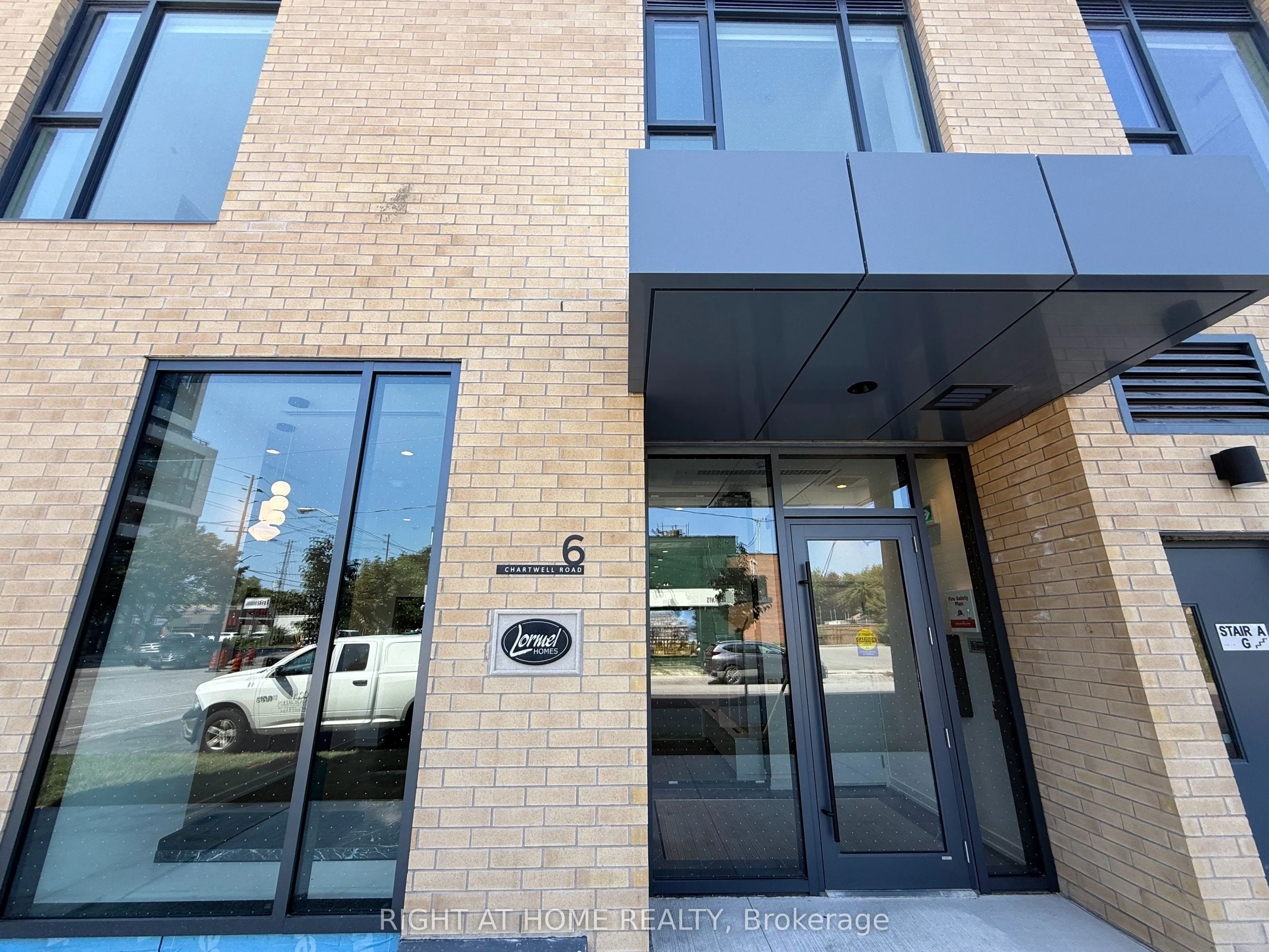 6 Chartwell Road S, #606