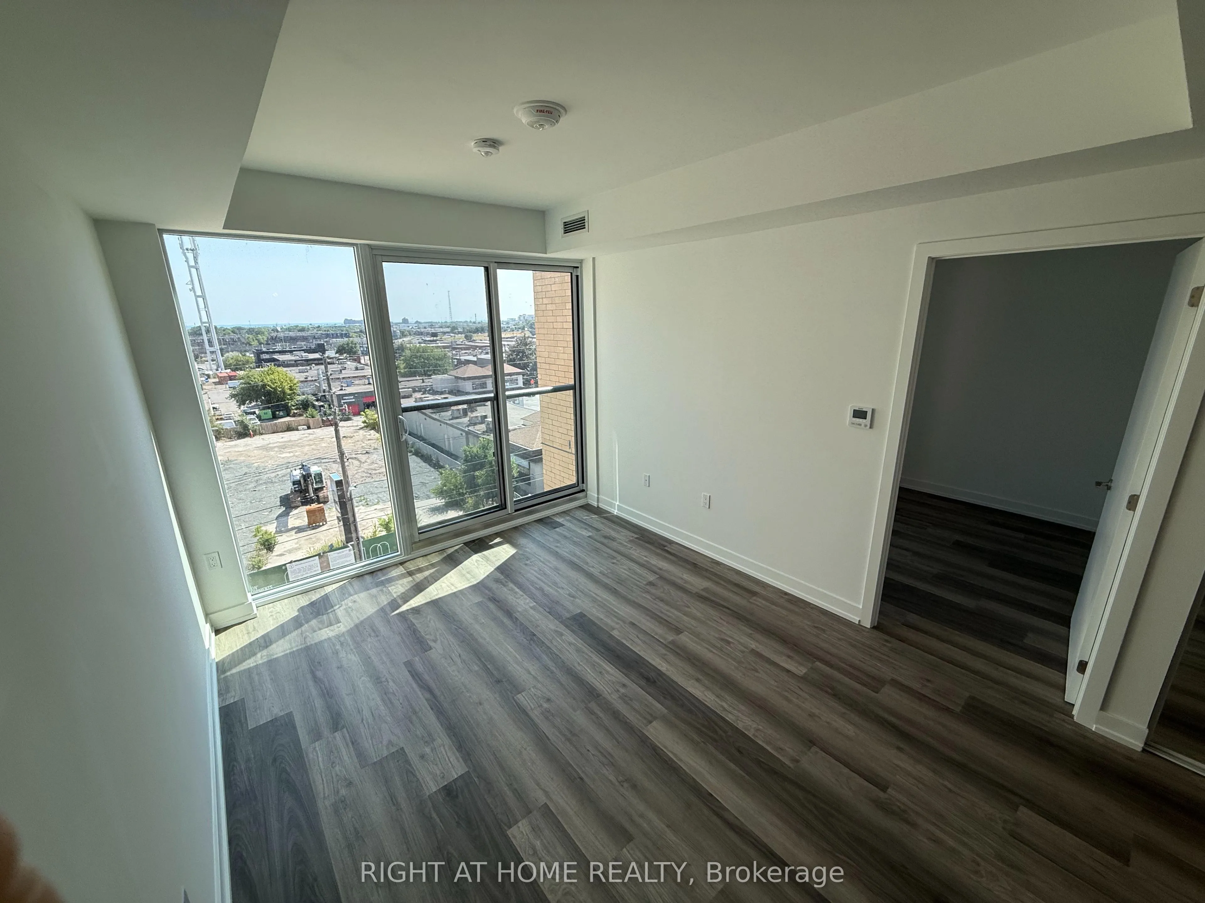 6 Chartwell Road S, #606