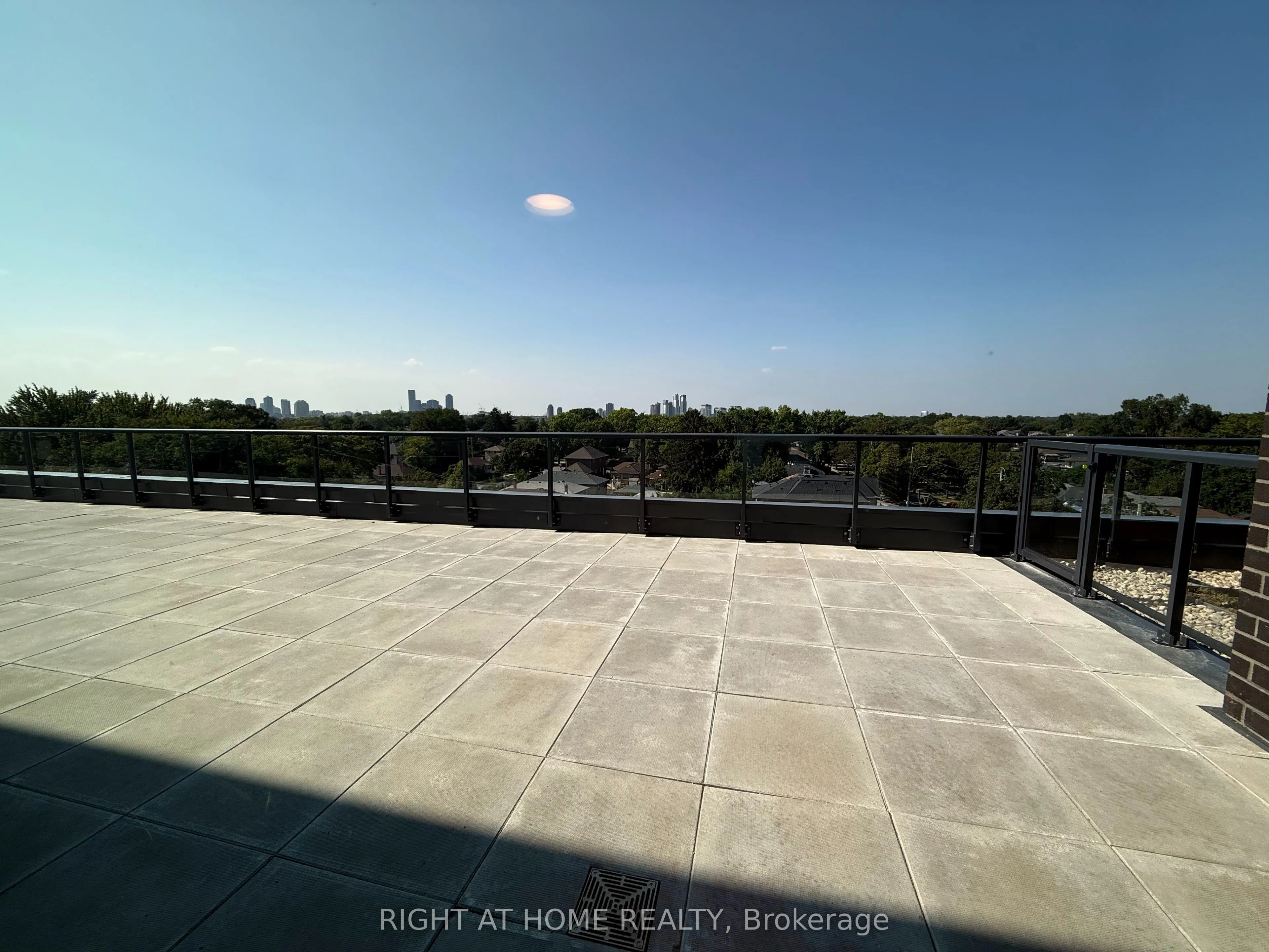 6 Chartwell Road S, #606
