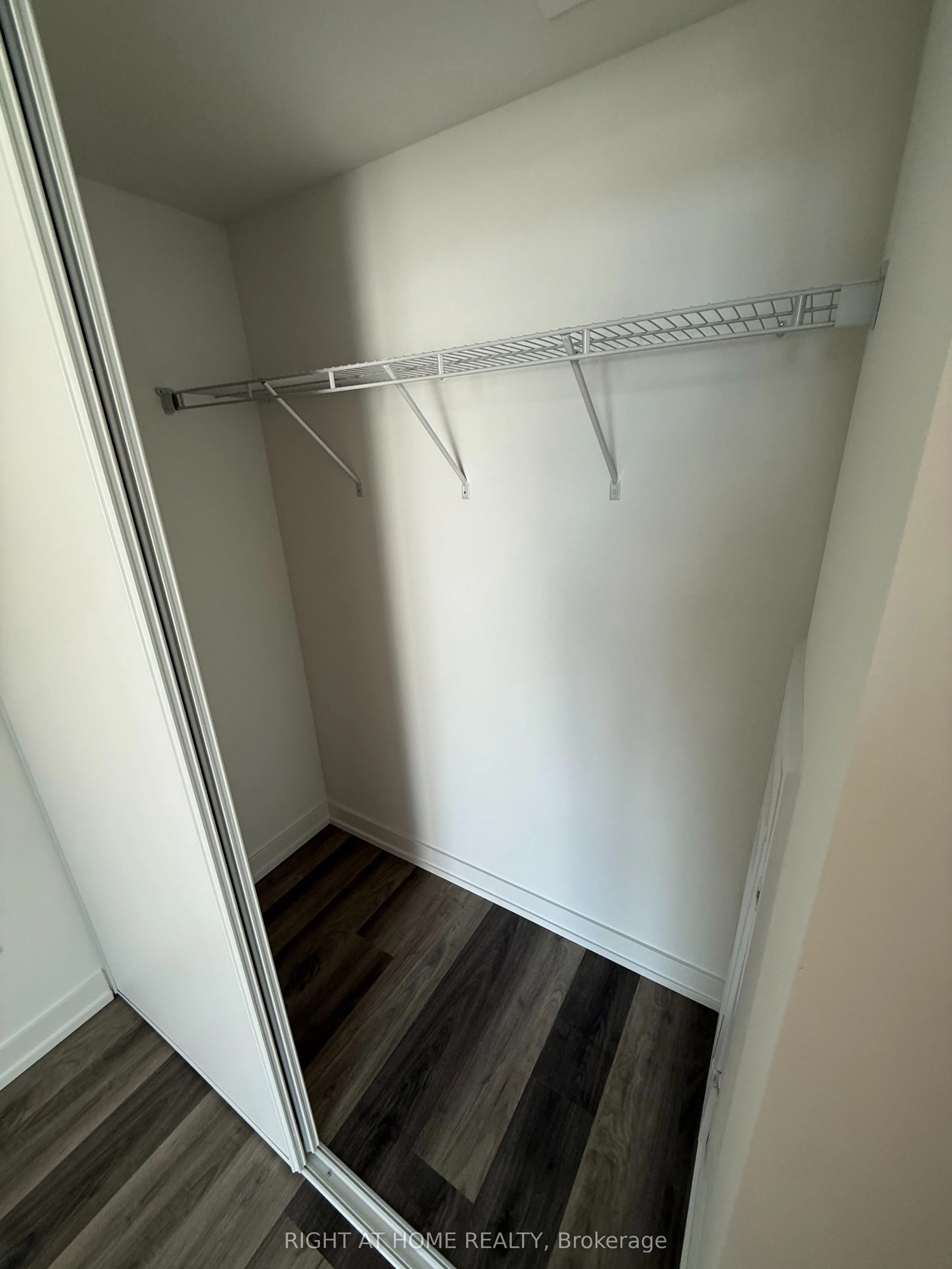 6 Chartwell Road S, #606