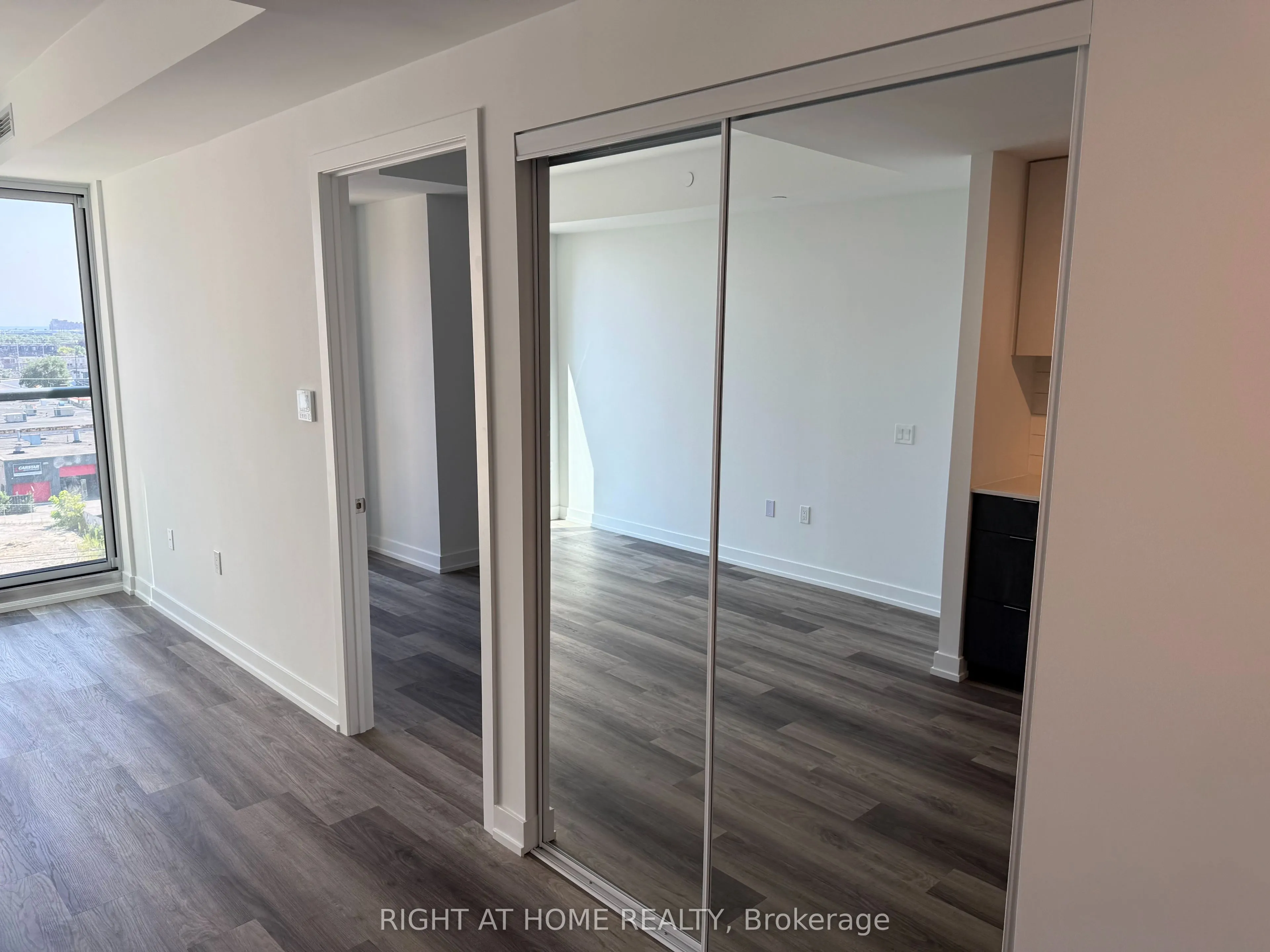 6 Chartwell Road S, #606