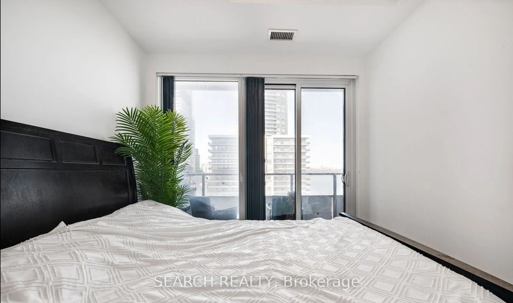 20 Shore Breeze Drive, #406