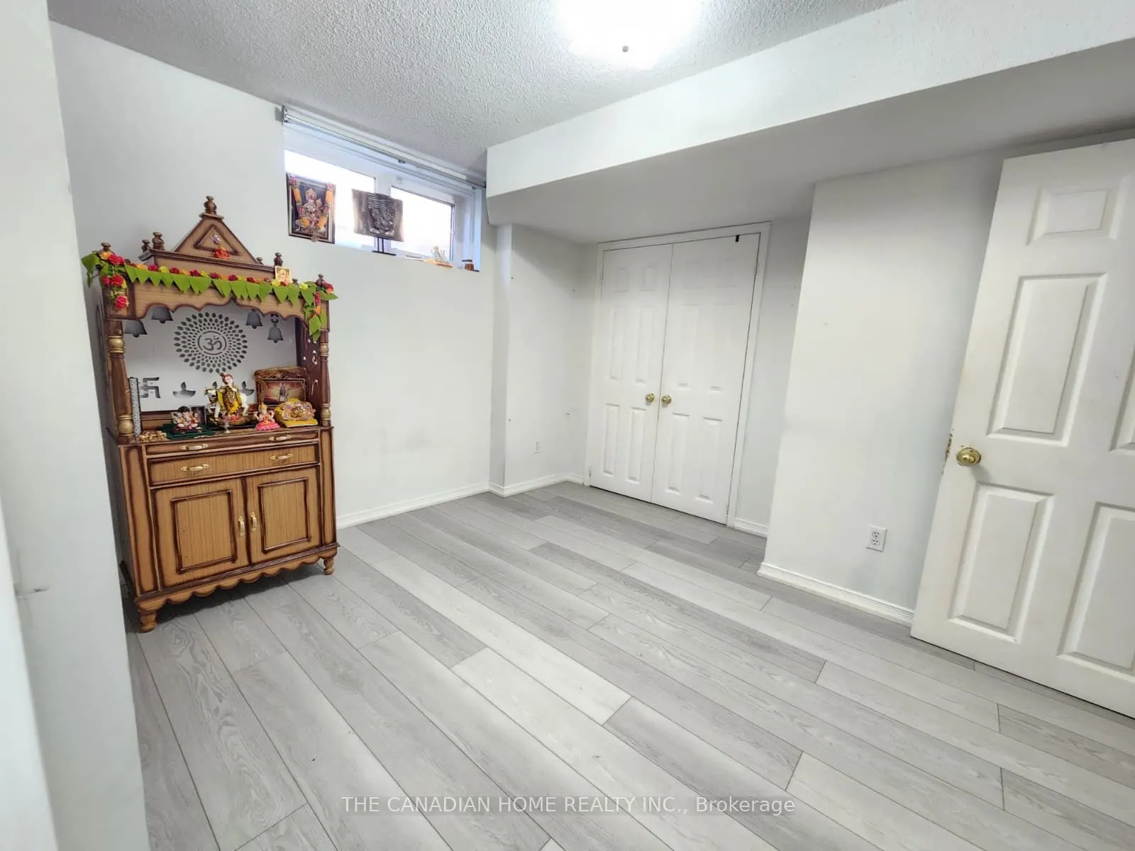 113 Twin Pines Crescent