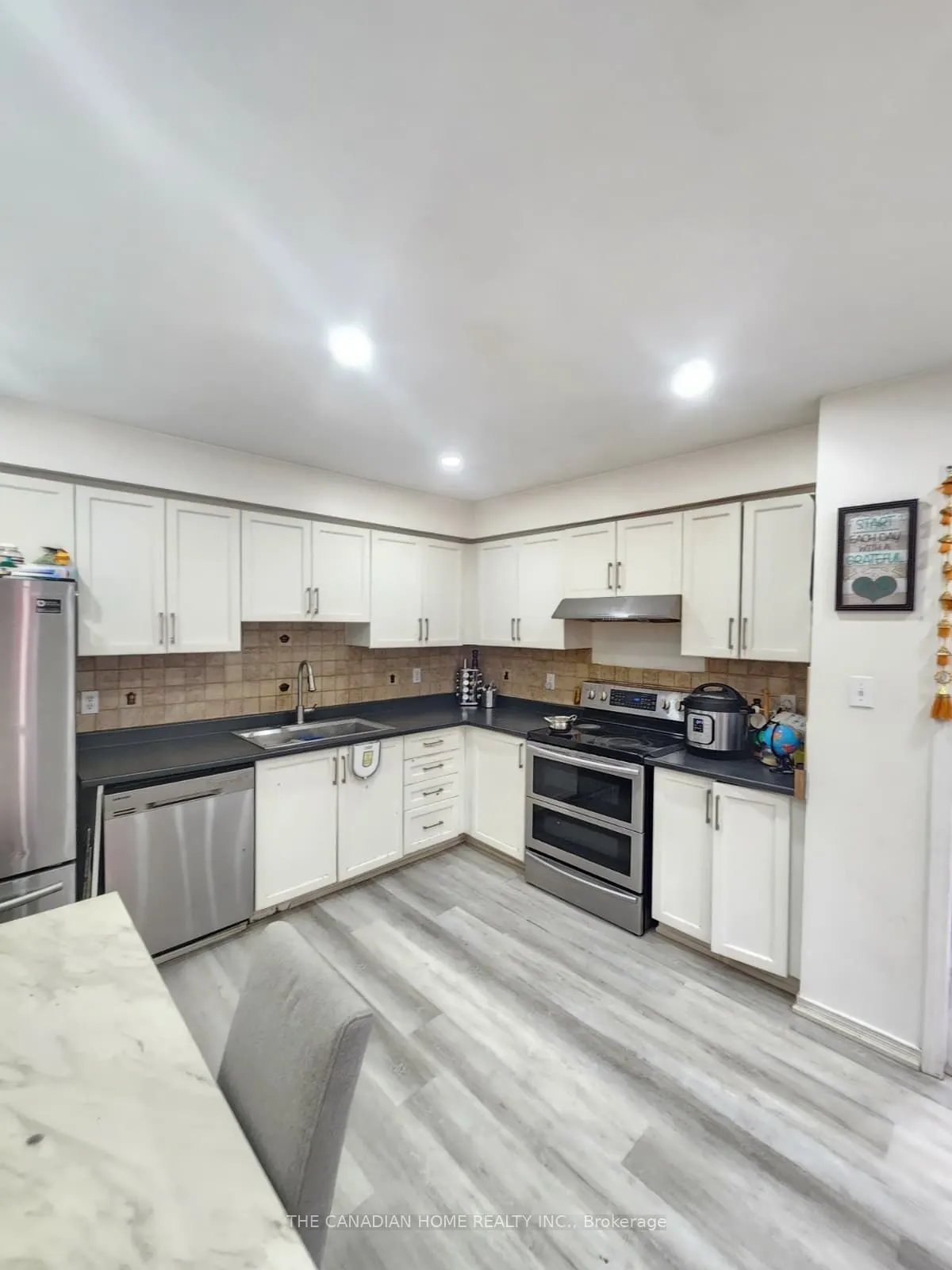 113 Twin Pines Crescent