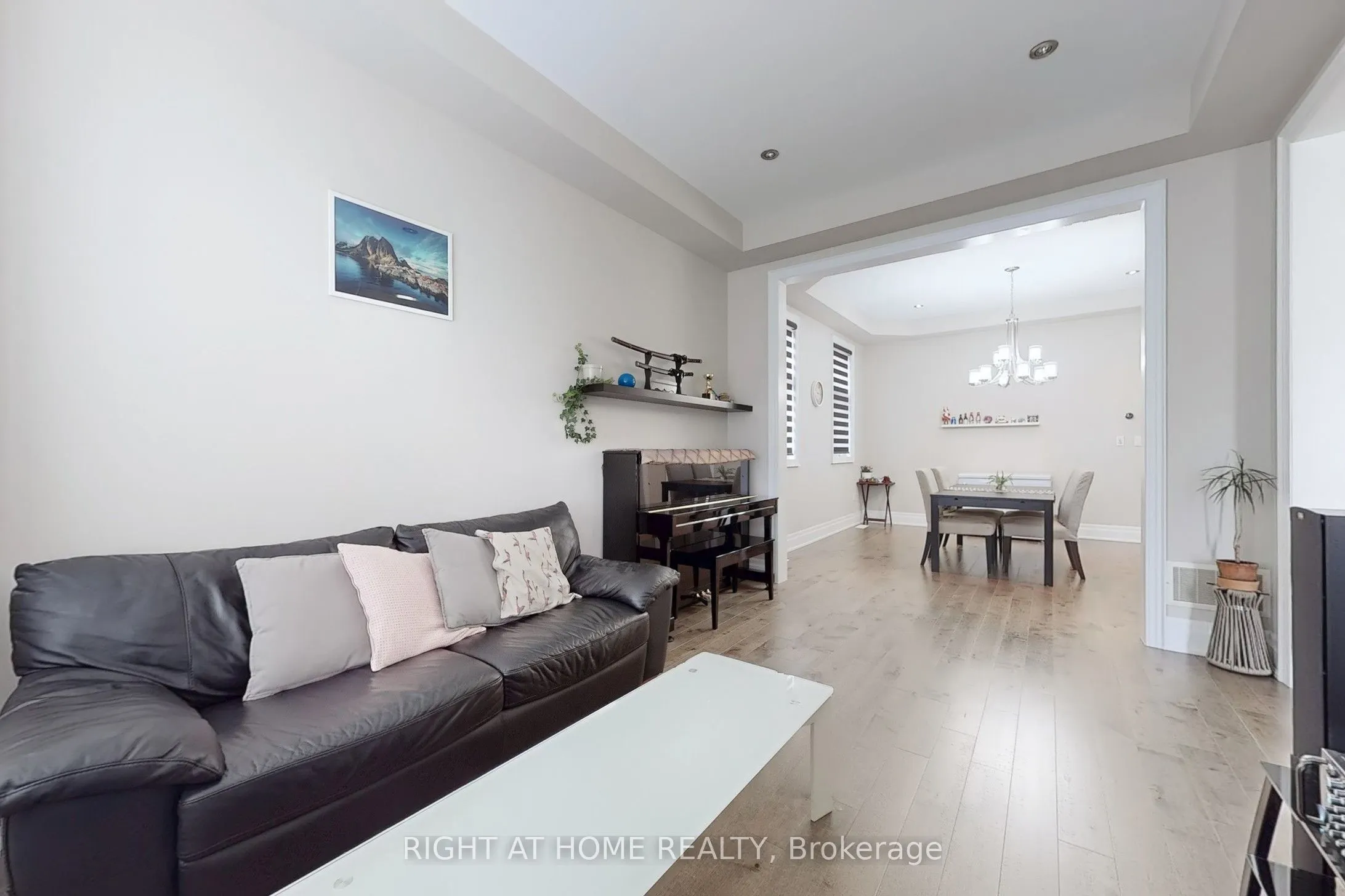 421 Ginger Gate N