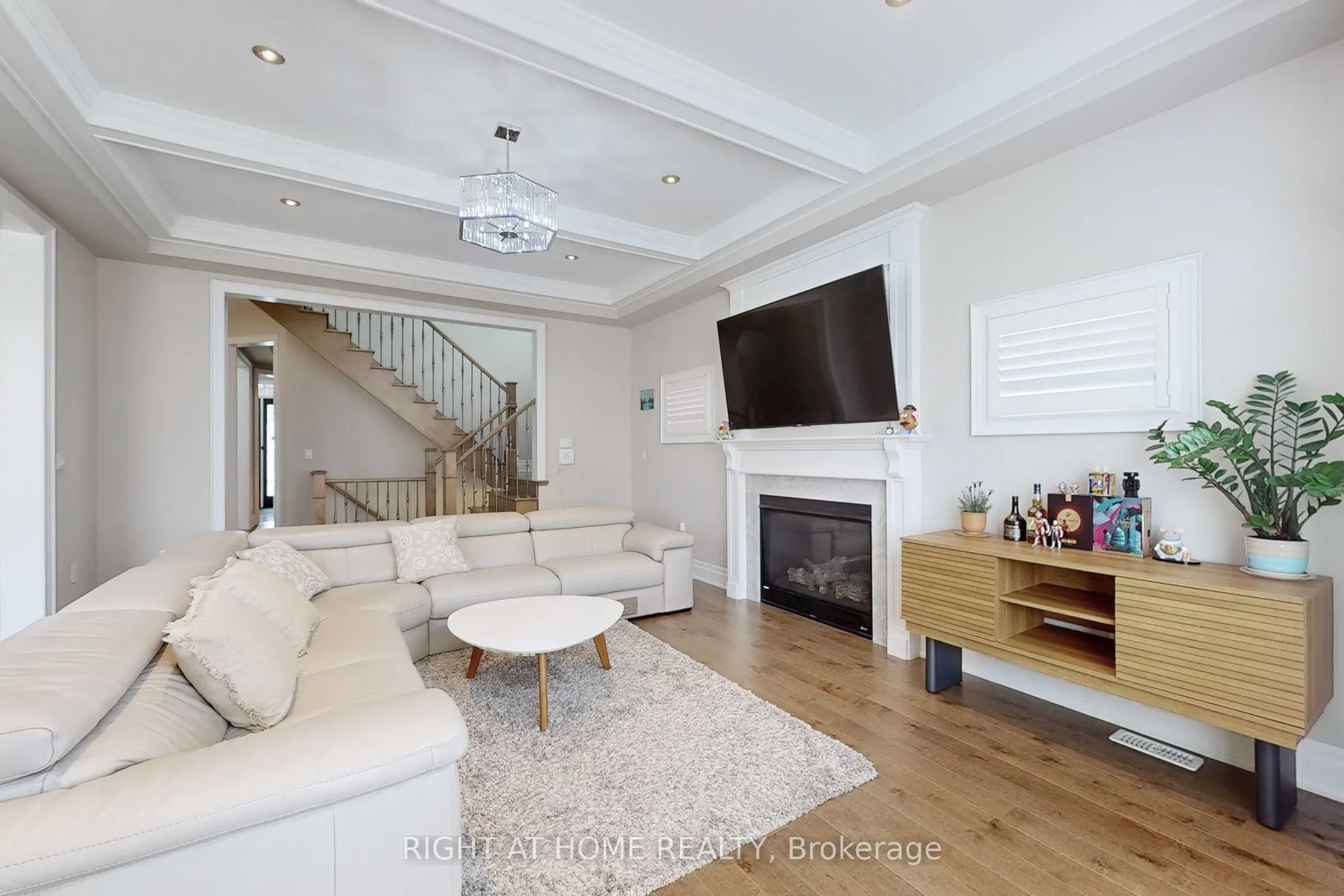 421 Ginger Gate N