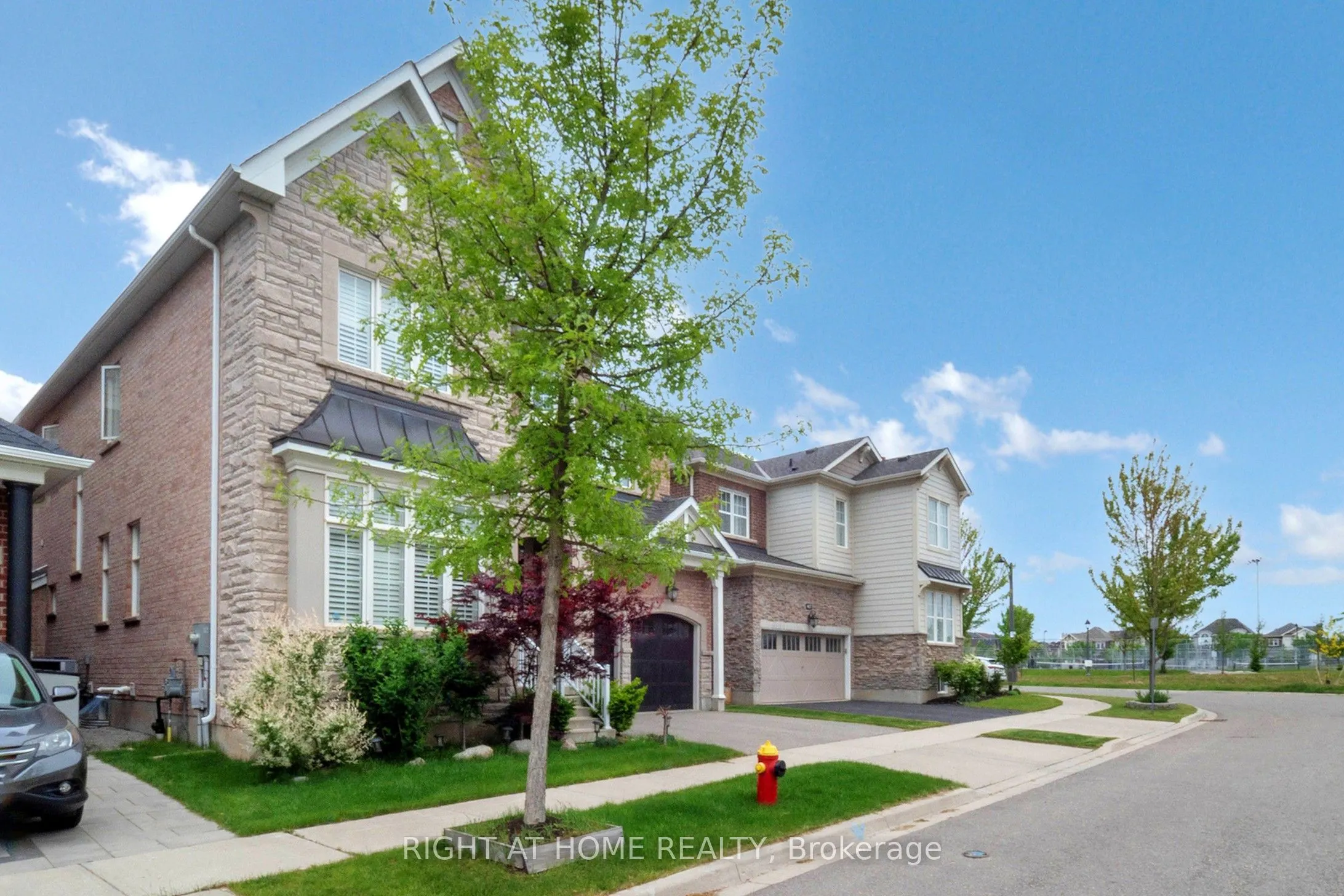 421 Ginger Gate N