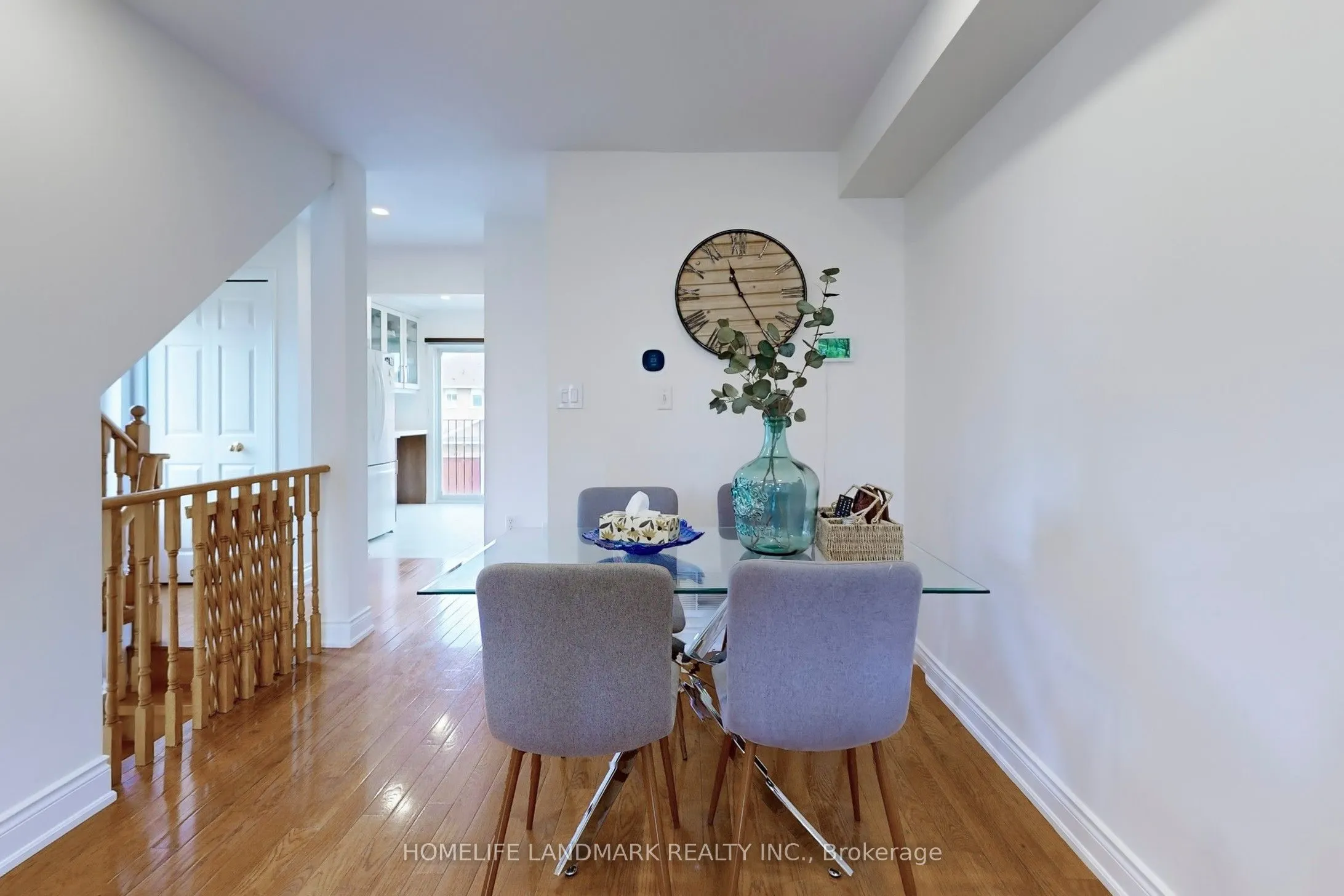 2423 Ravinebrook Crescent