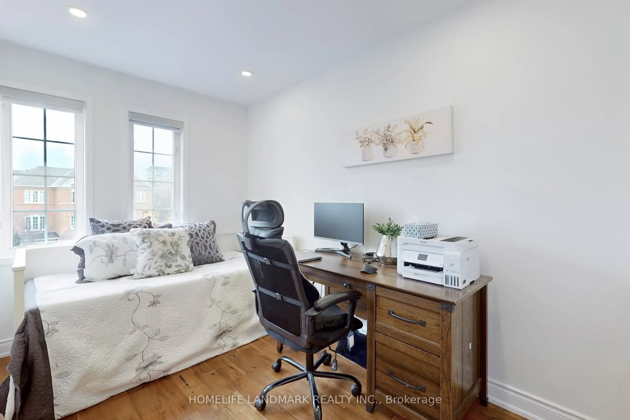 2423 Ravinebrook Crescent