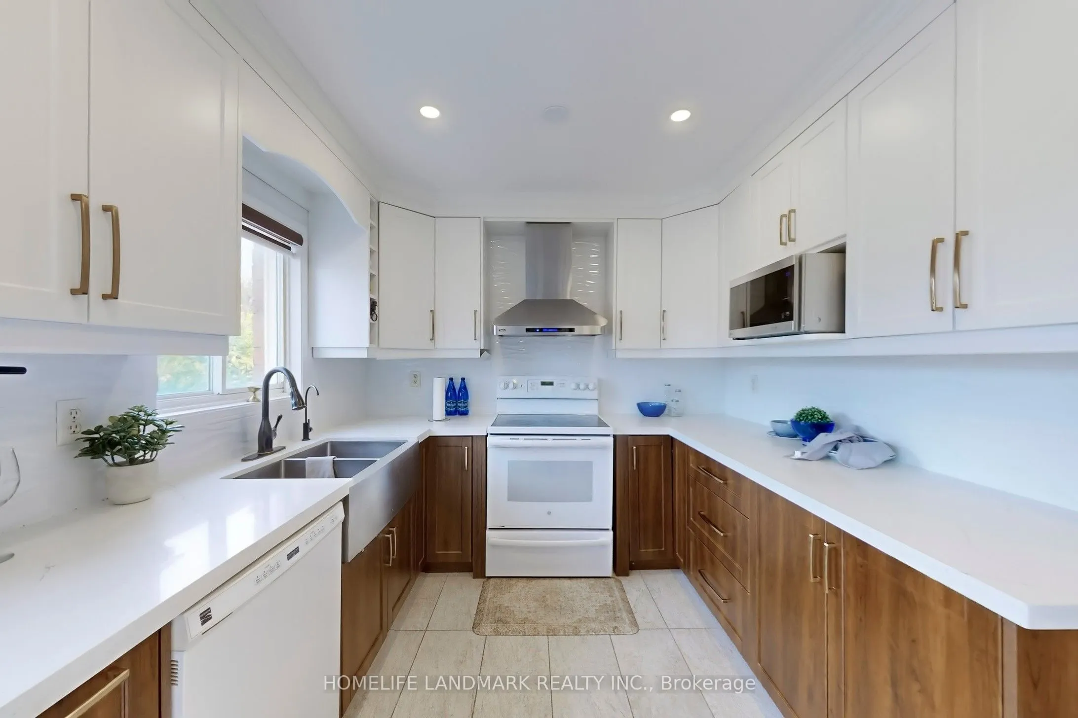 2423 Ravinebrook Crescent