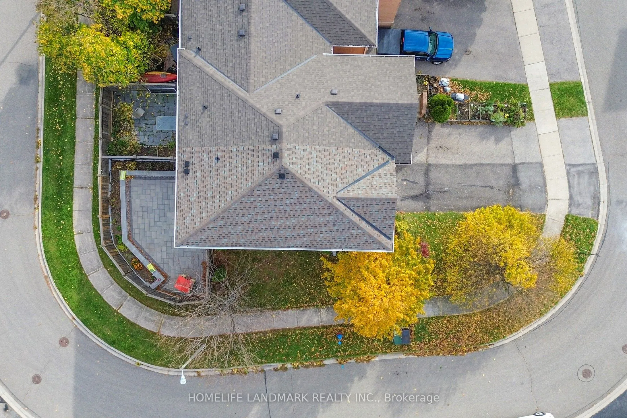 2423 Ravinebrook Crescent