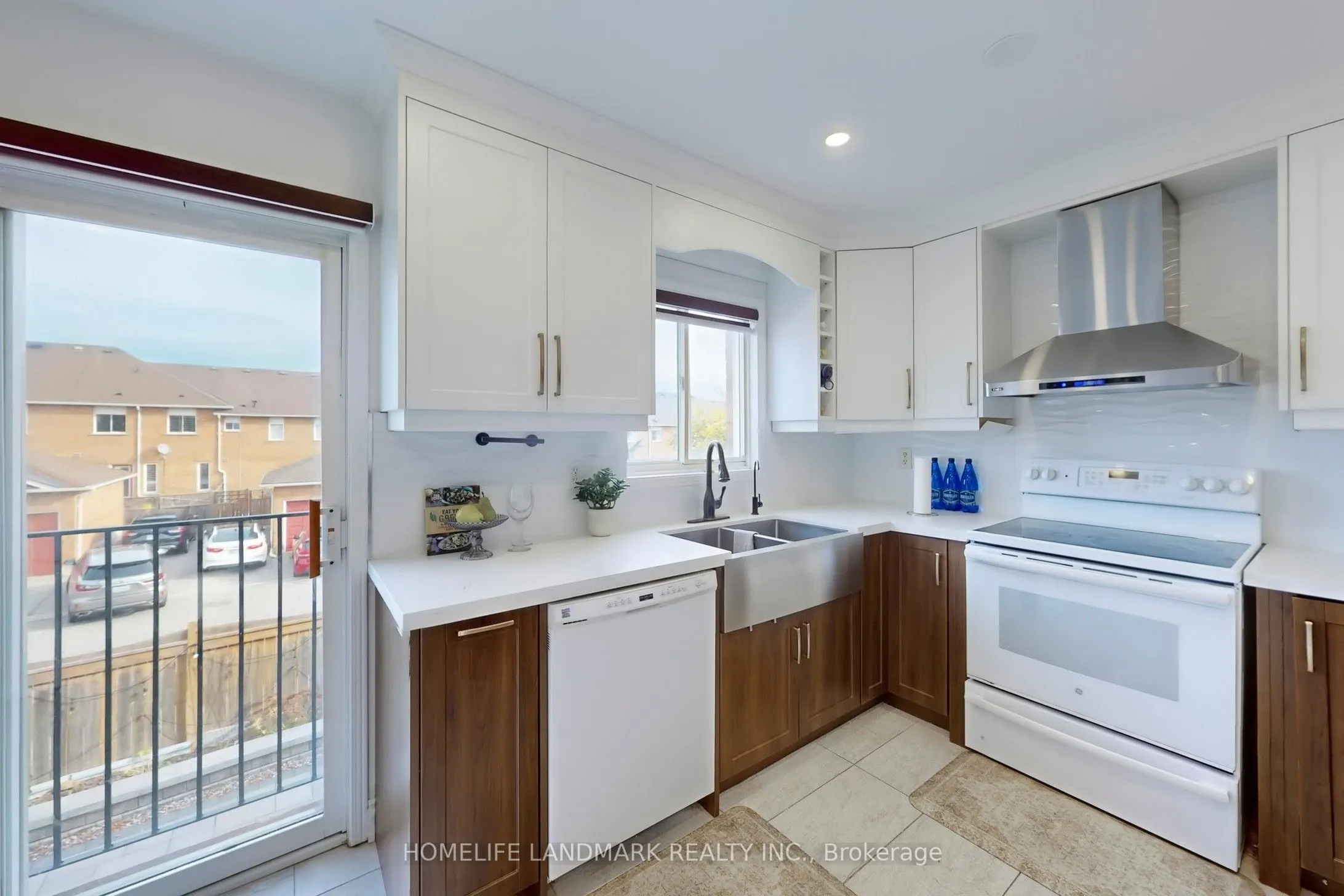 2423 Ravinebrook Crescent