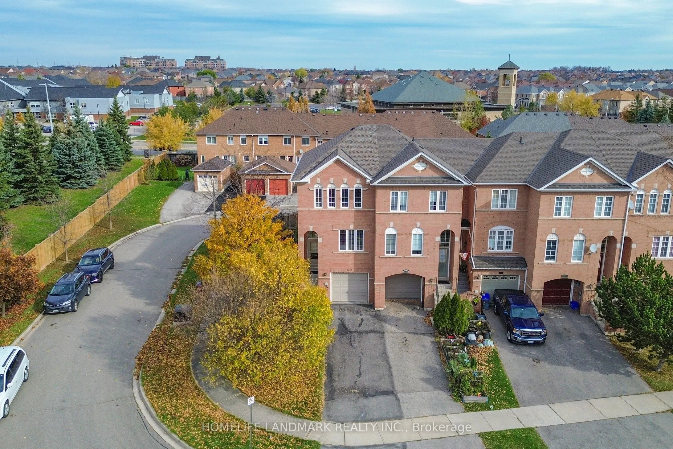 2423 Ravinebrook Crescent