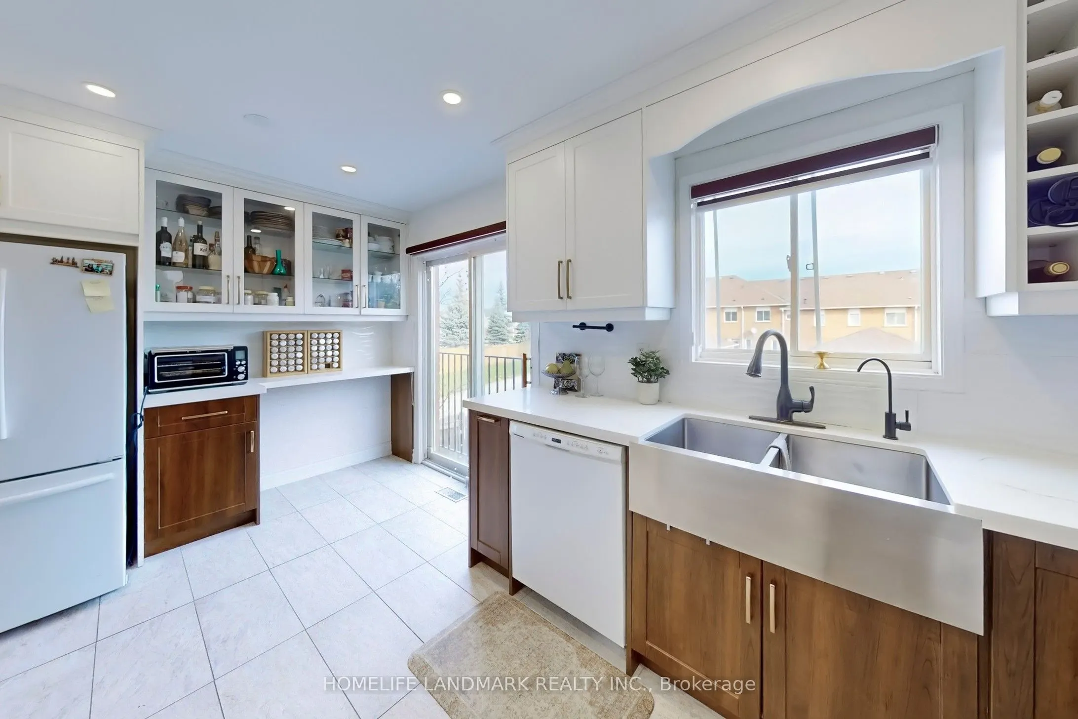 2423 Ravinebrook Crescent