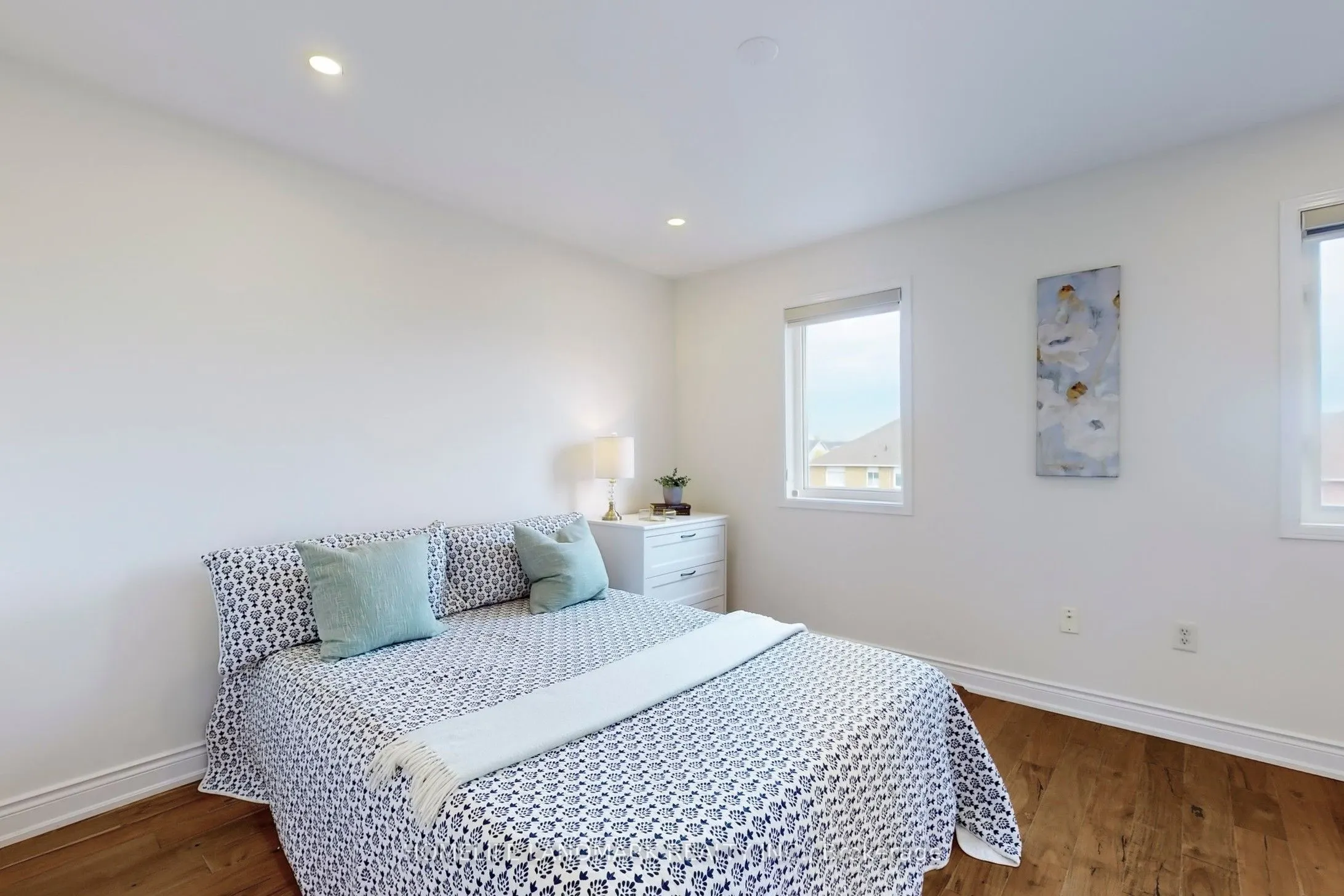 2423 Ravinebrook Crescent