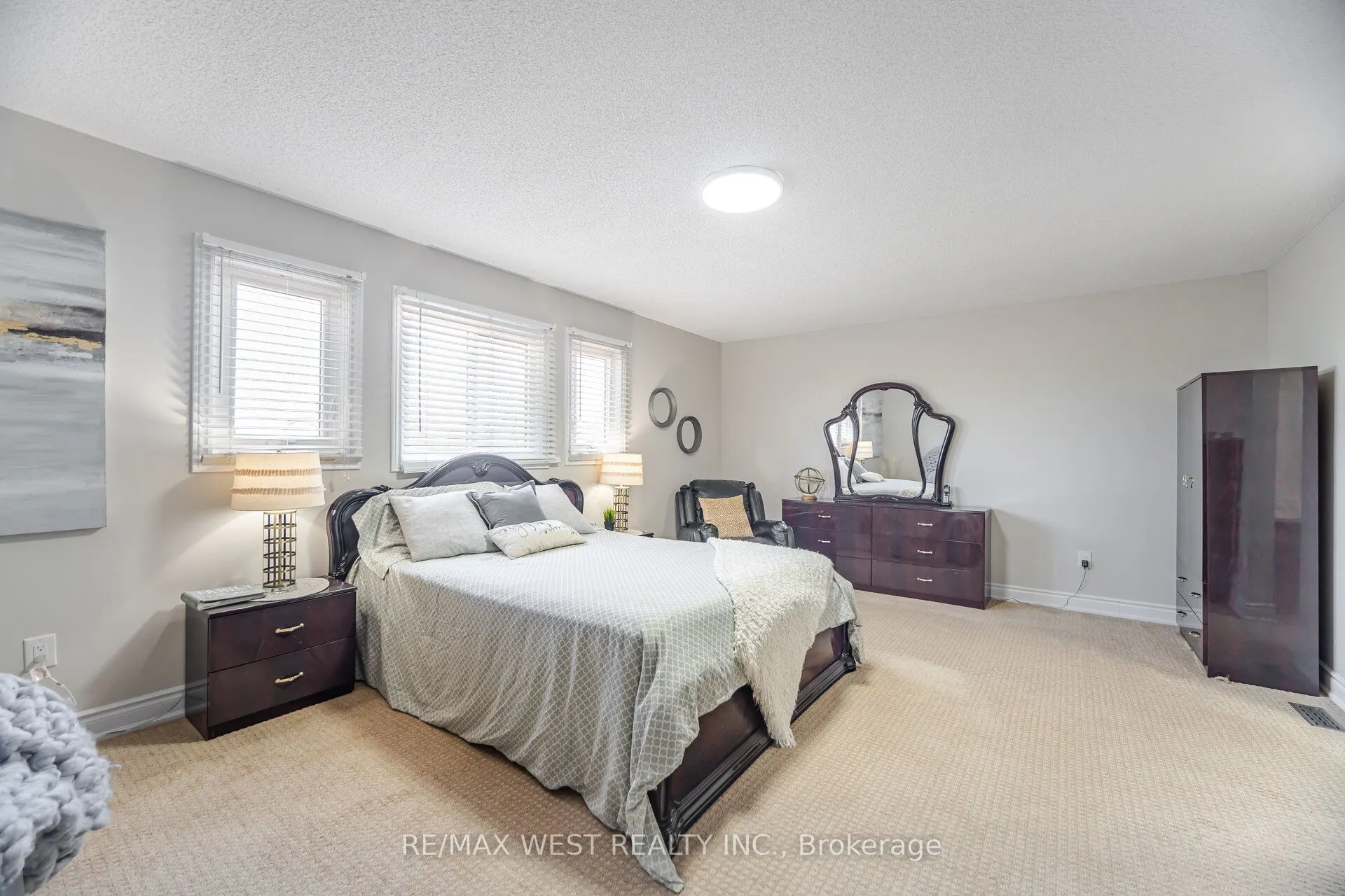 5088 Guildwood Way