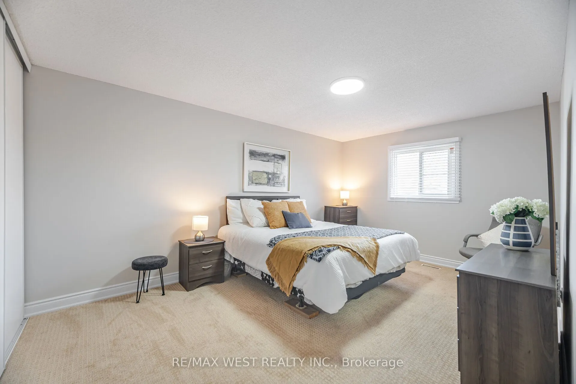 5088 Guildwood Way