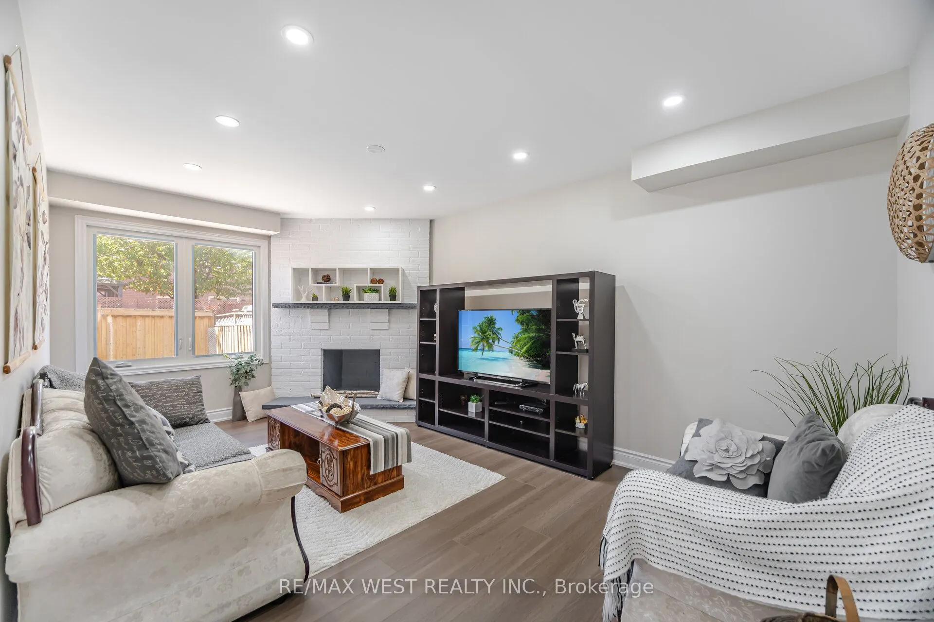 5088 Guildwood Way