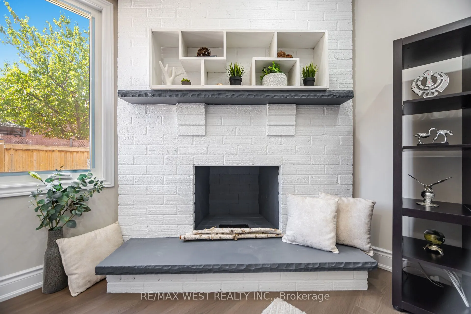 5088 Guildwood Way