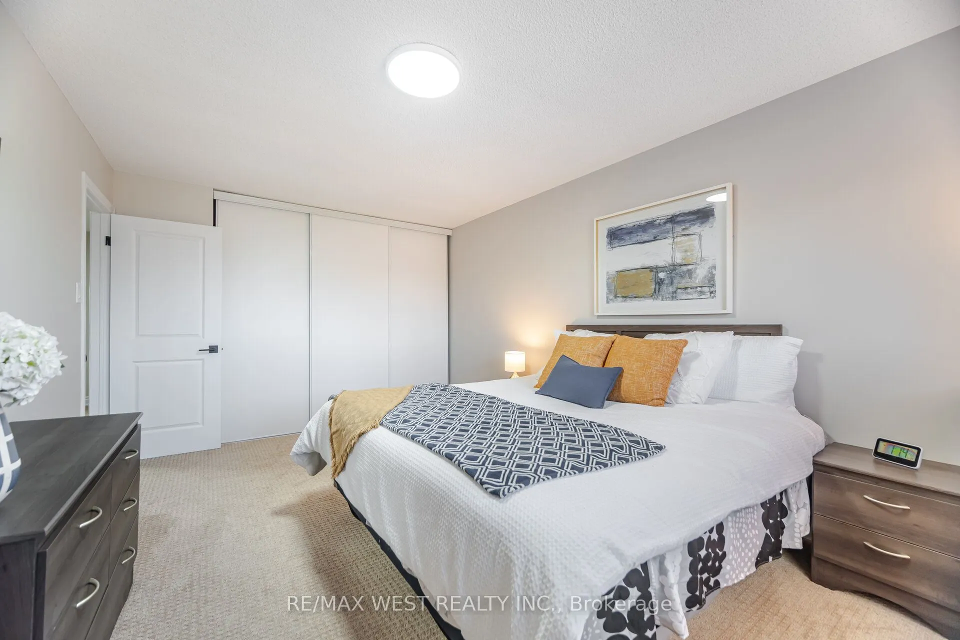 5088 Guildwood Way