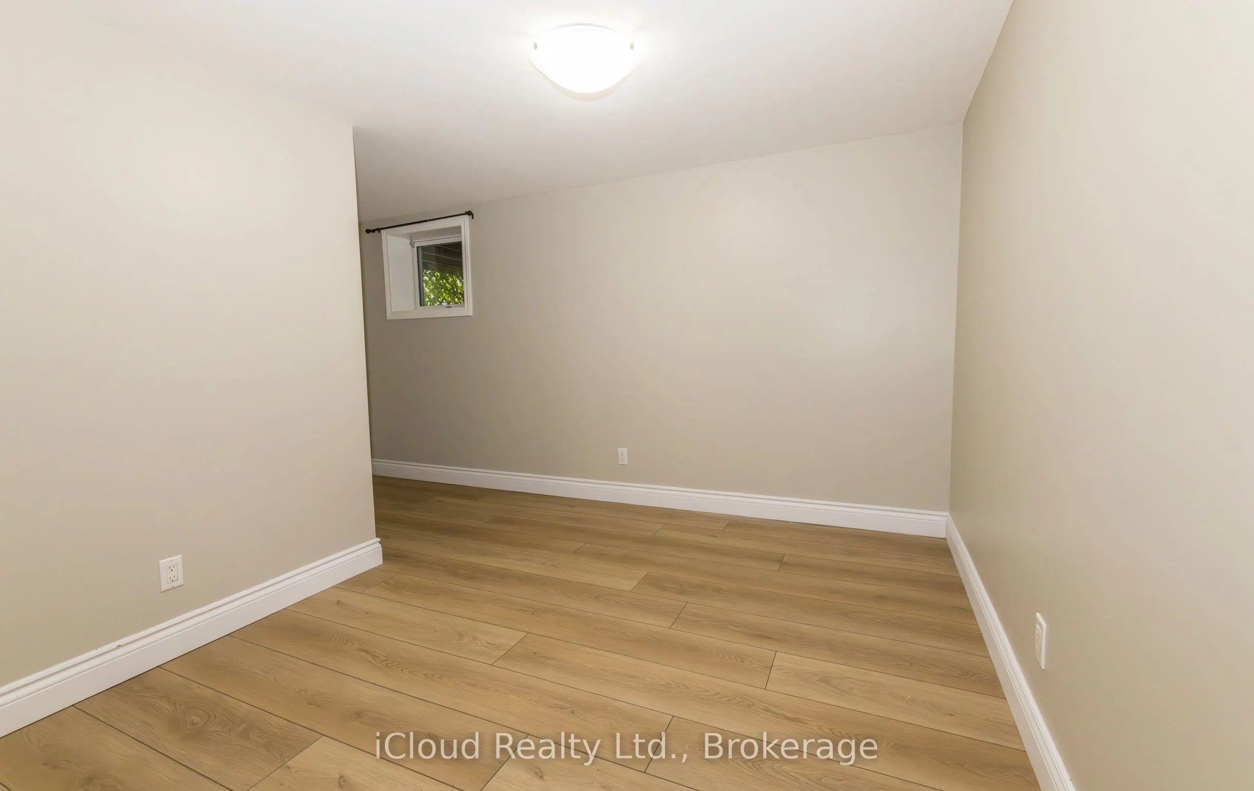 371 Meadowbrook Drive