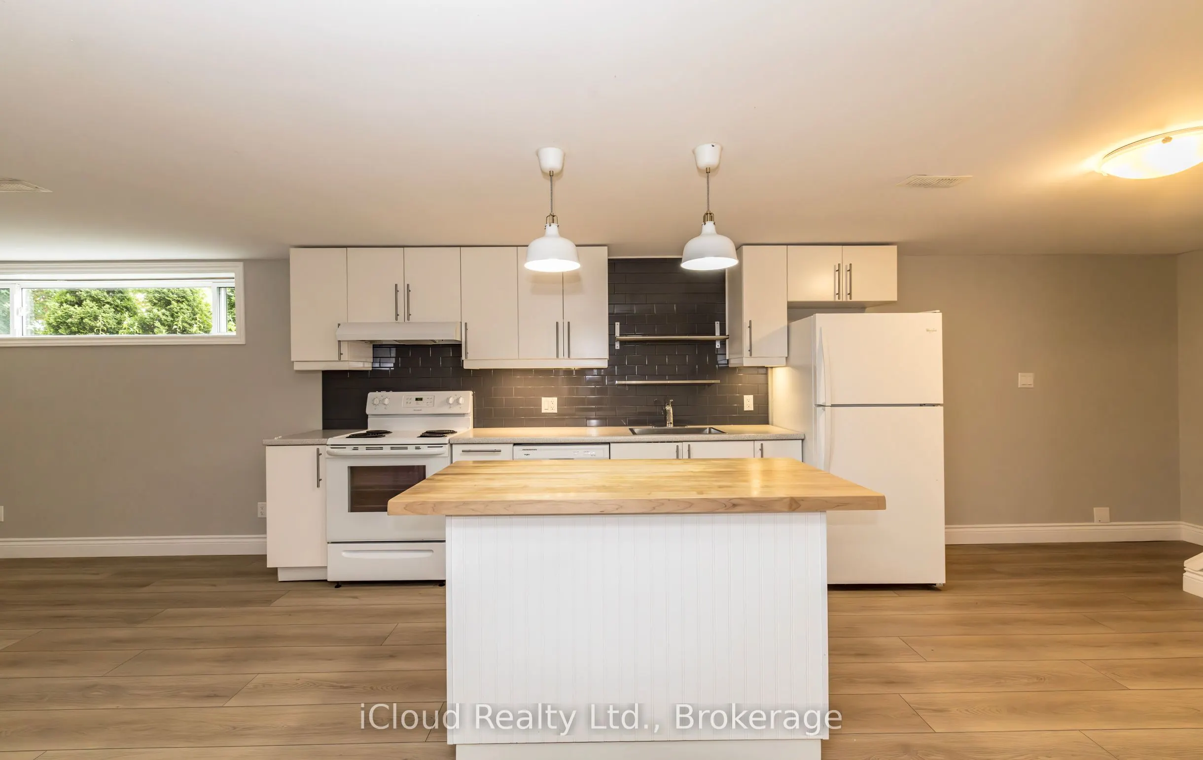 371 Meadowbrook Drive