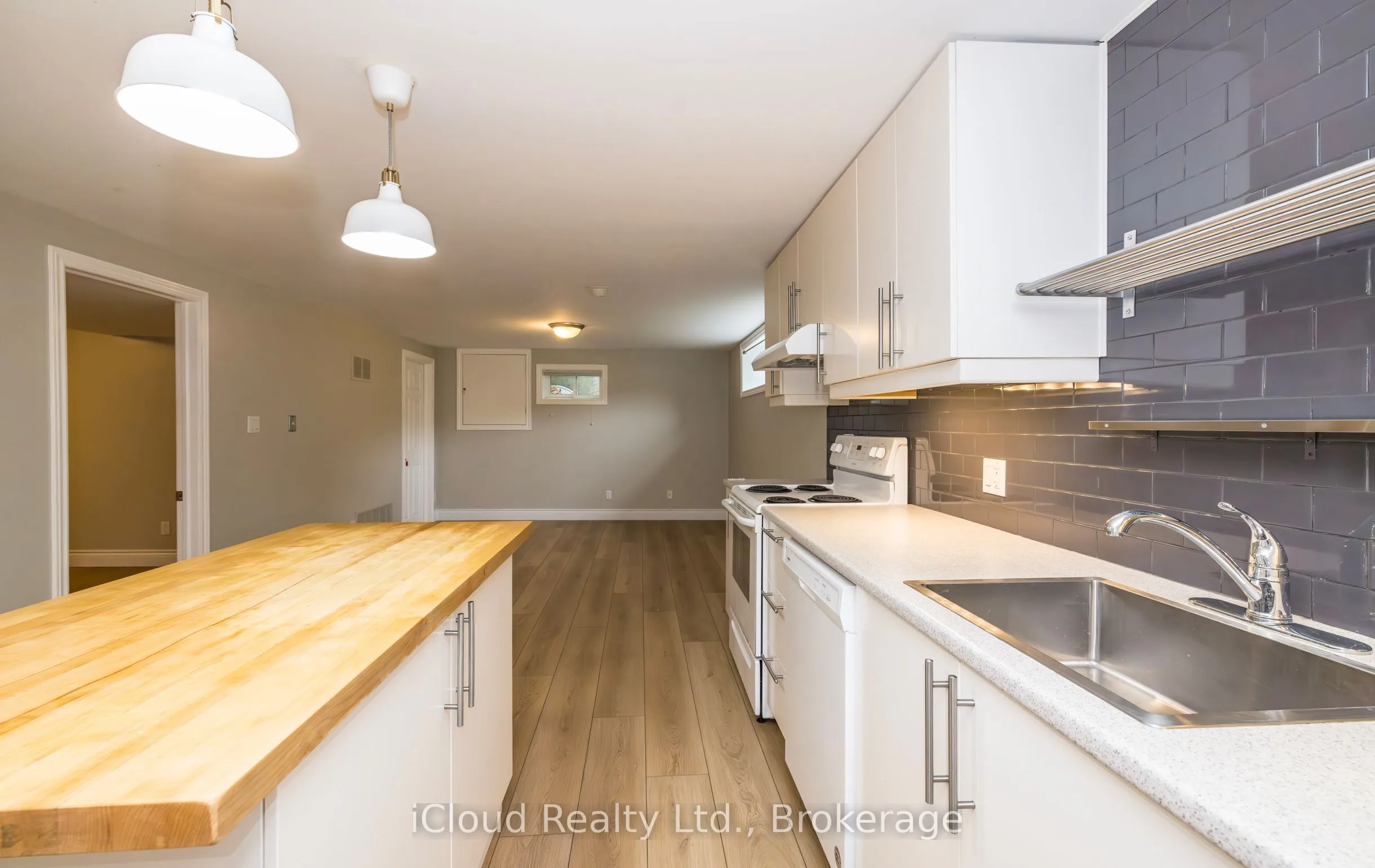 371 Meadowbrook Drive