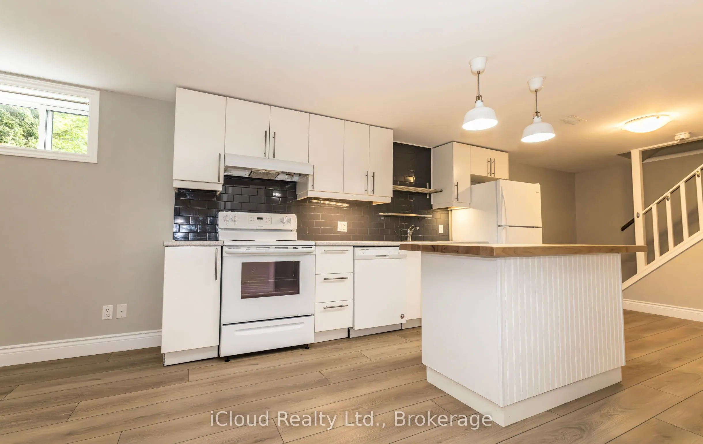 371 Meadowbrook Drive