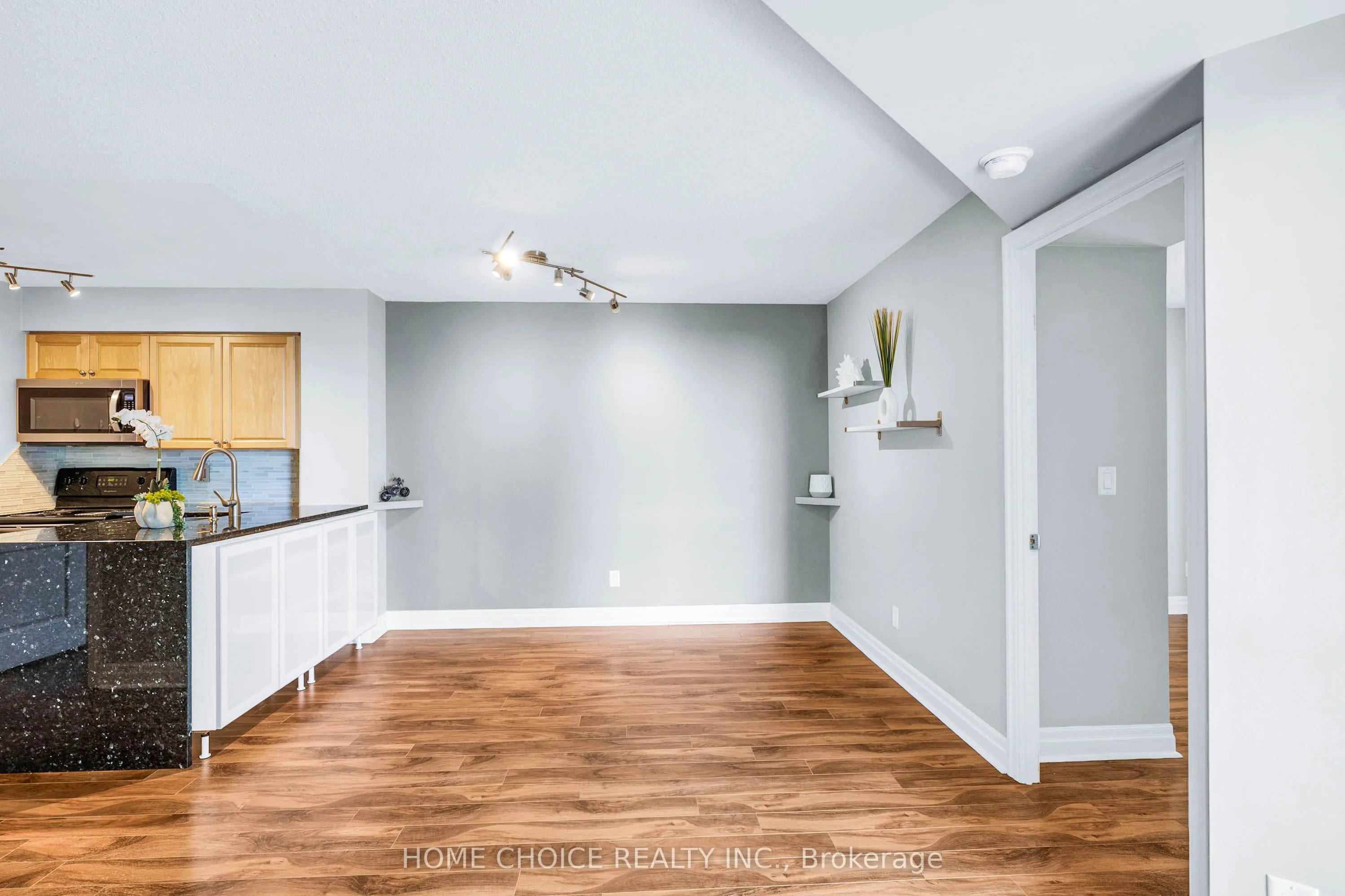 2121 Lake Shore Boulevard W, #706