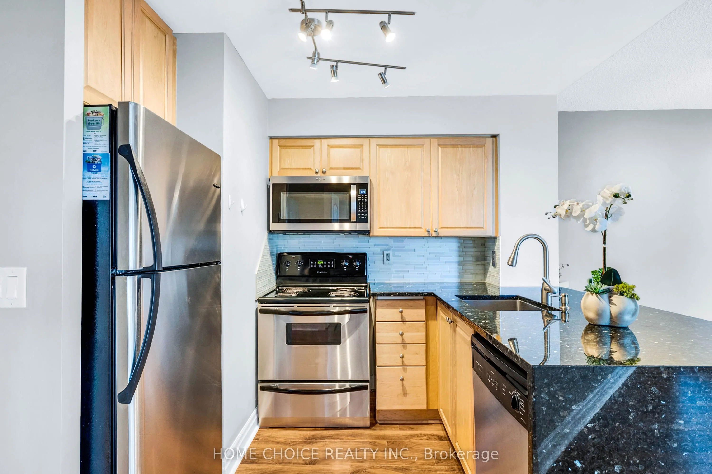 2121 Lake Shore Boulevard W, #706