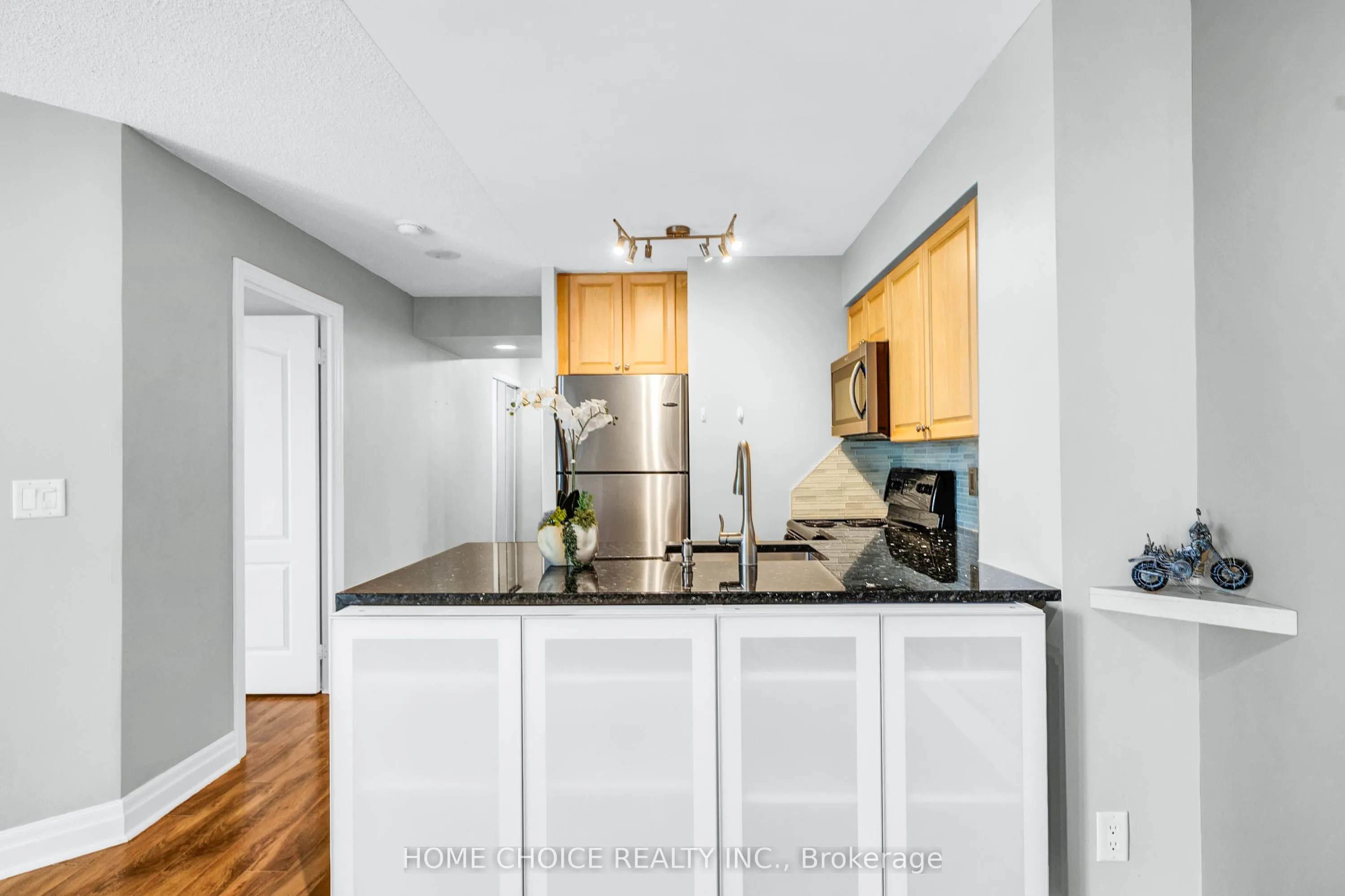 2121 Lake Shore Boulevard W, #706