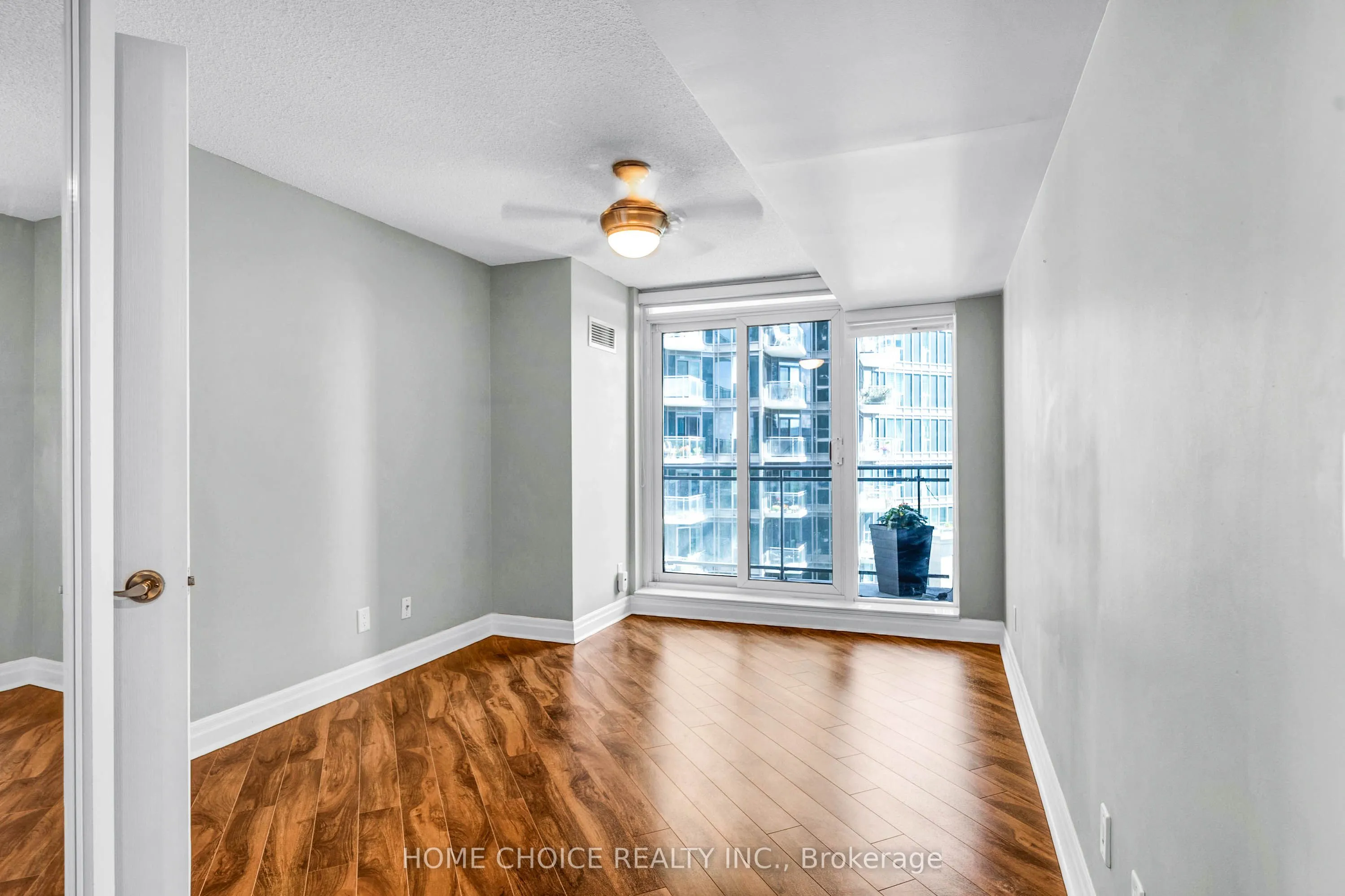 2121 Lake Shore Boulevard W, #706