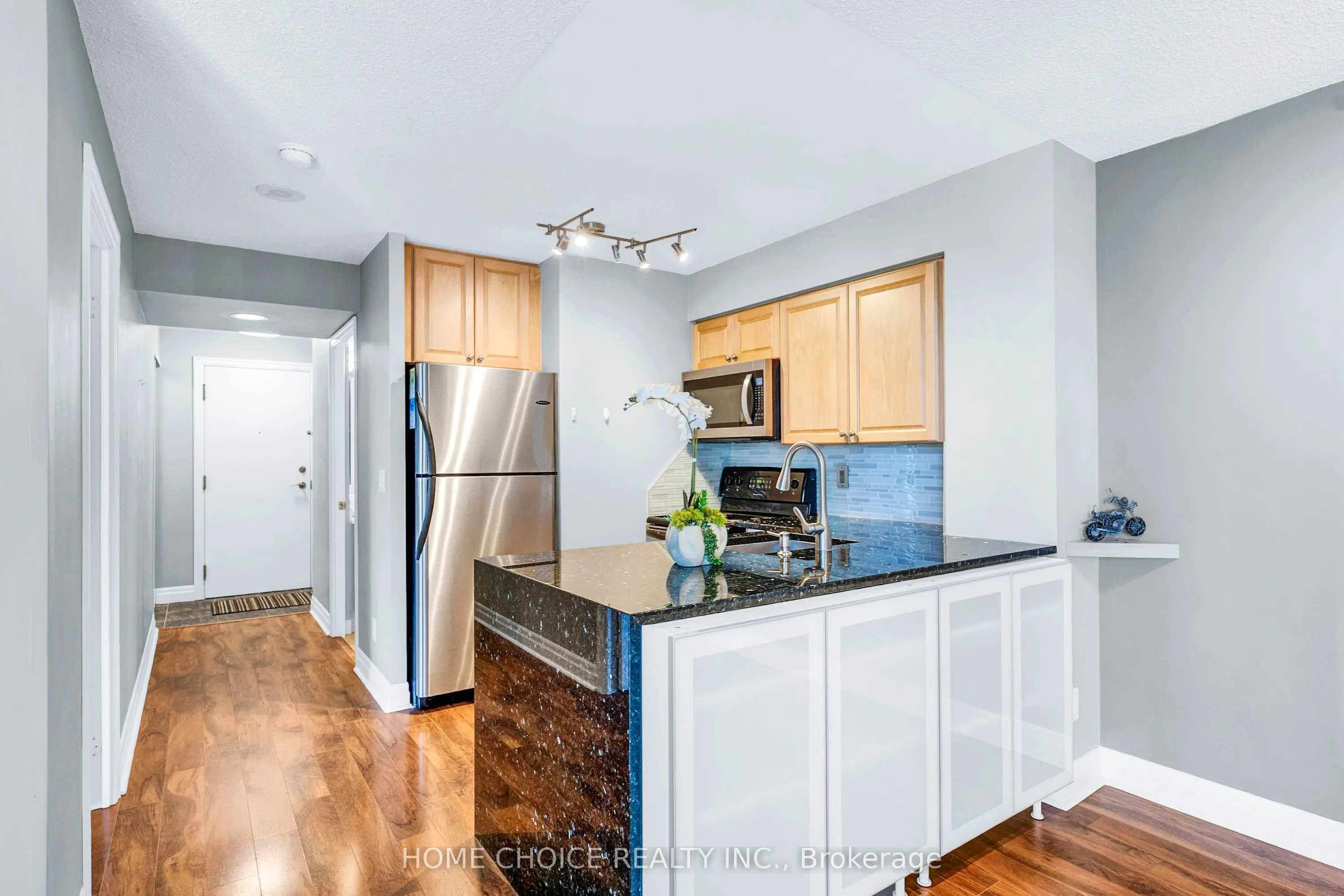 2121 Lake Shore Boulevard W, #706