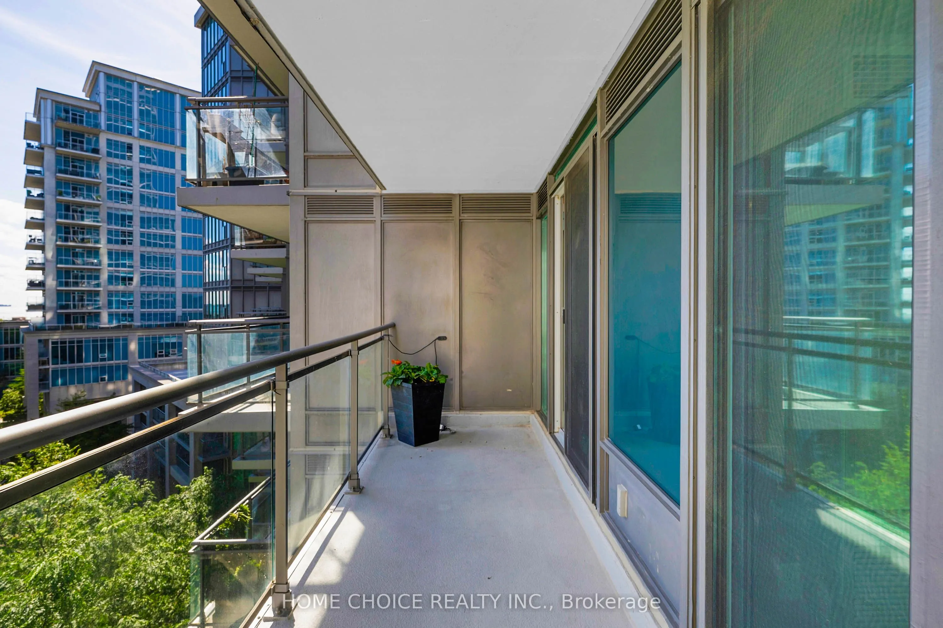 2121 Lake Shore Boulevard W, #706