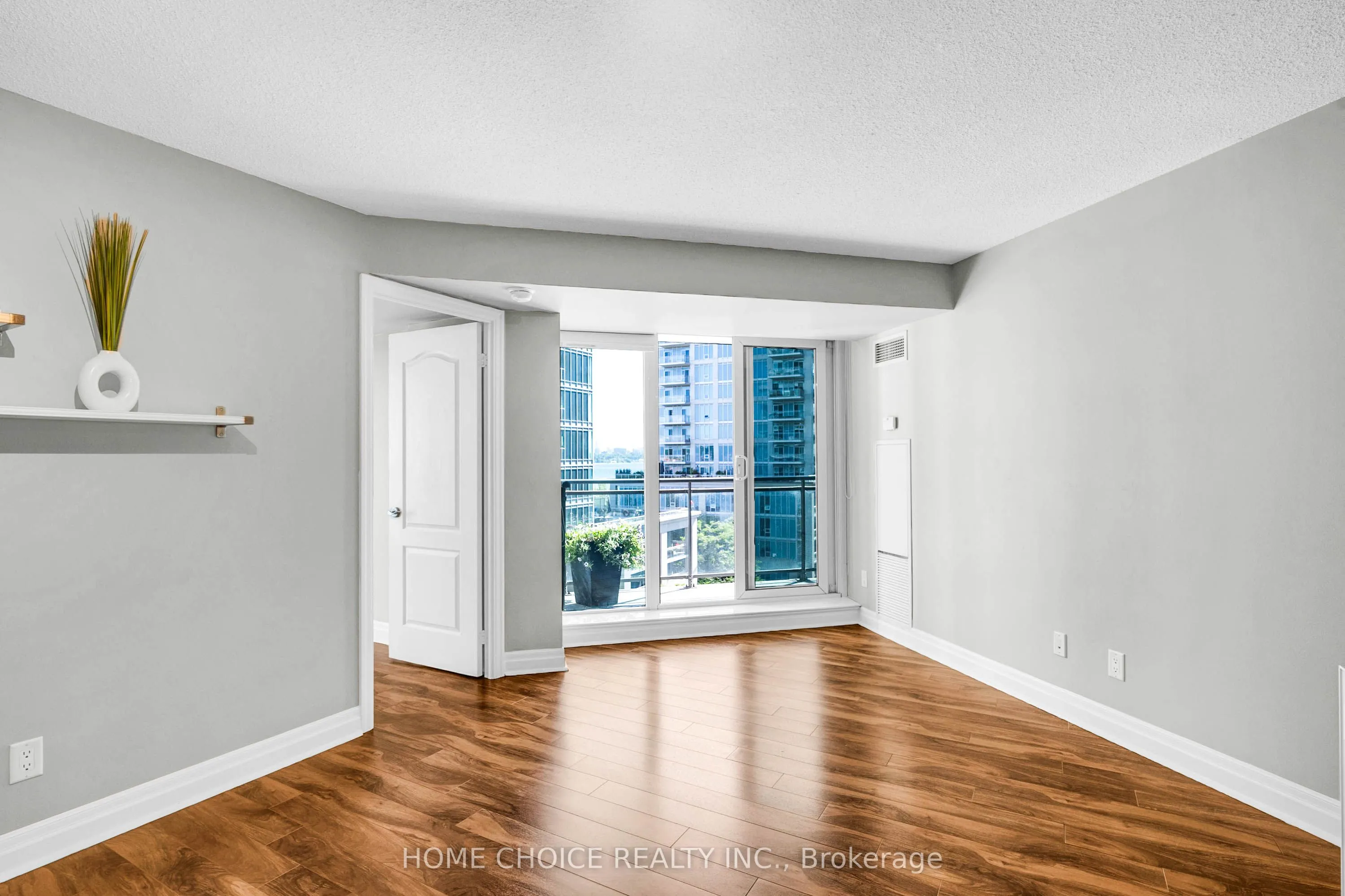 2121 Lake Shore Boulevard W, #706
