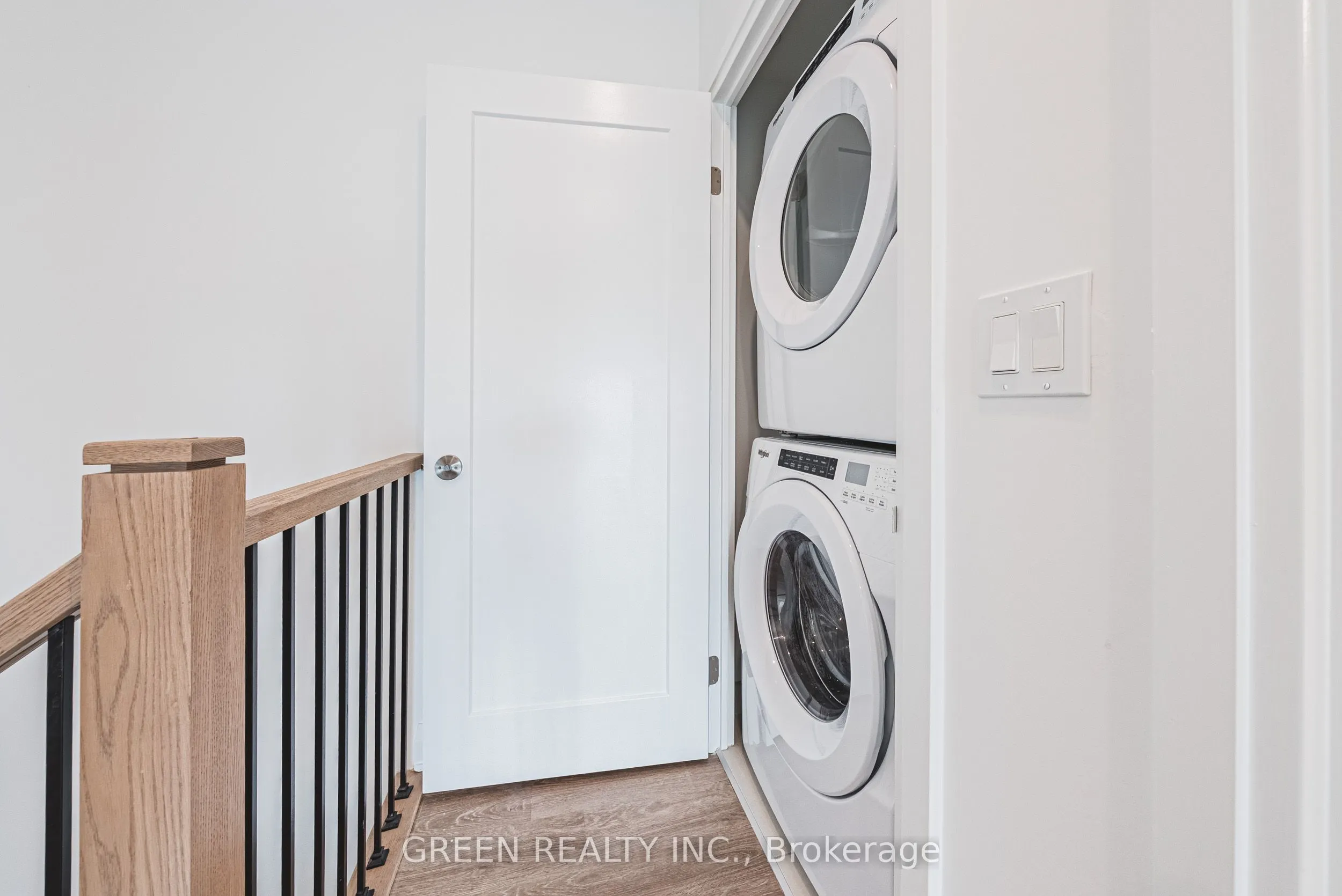 291 Queens Avenue, #105