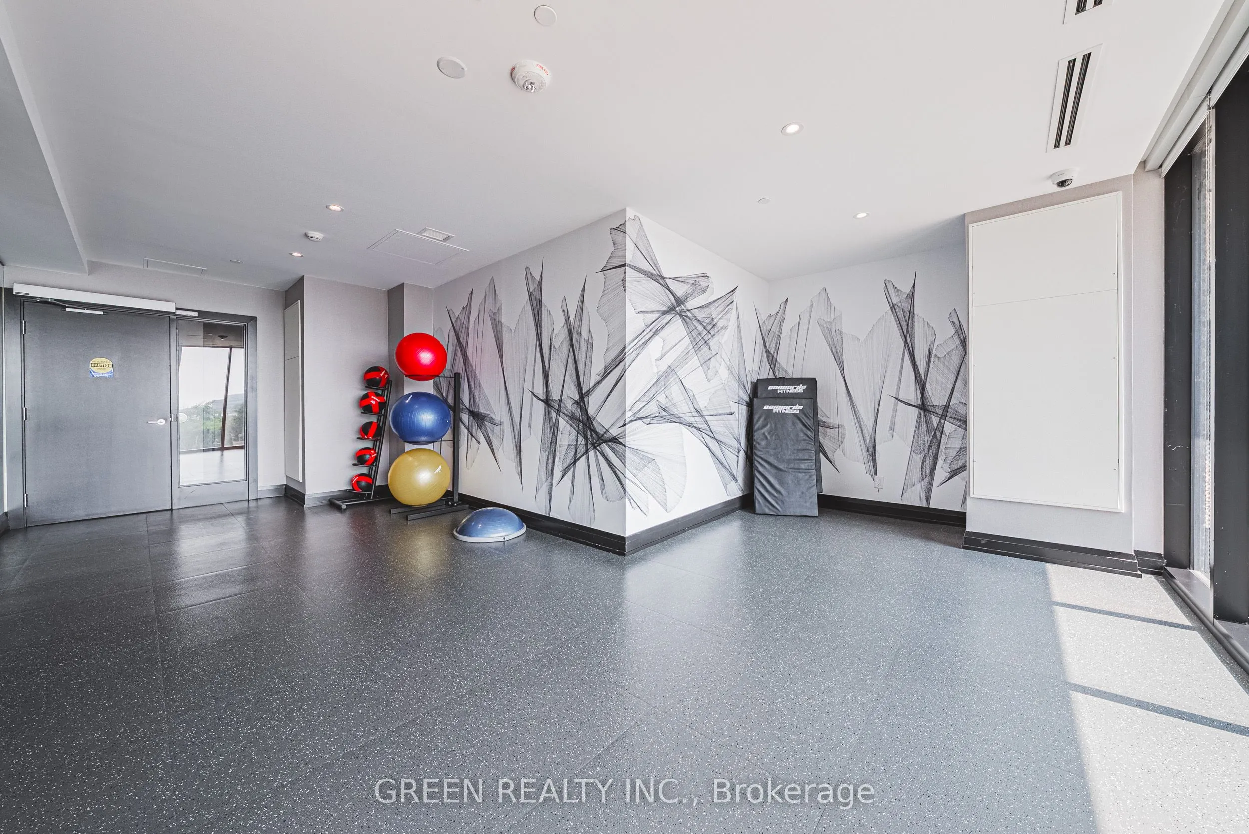 291 Queens Avenue, #105